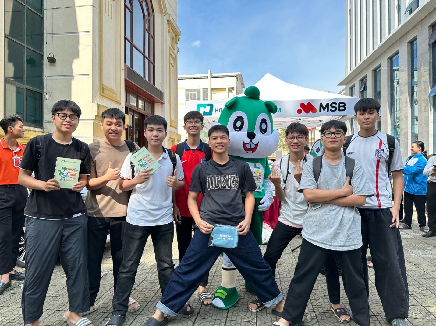 Ho&agrave;ng H&agrave; Mobile: Từ k&yacute; ức 8X, 9X đến người bạn đồng h&agrave;nh c&ugrave;ng Gen Z - Ảnh 4.