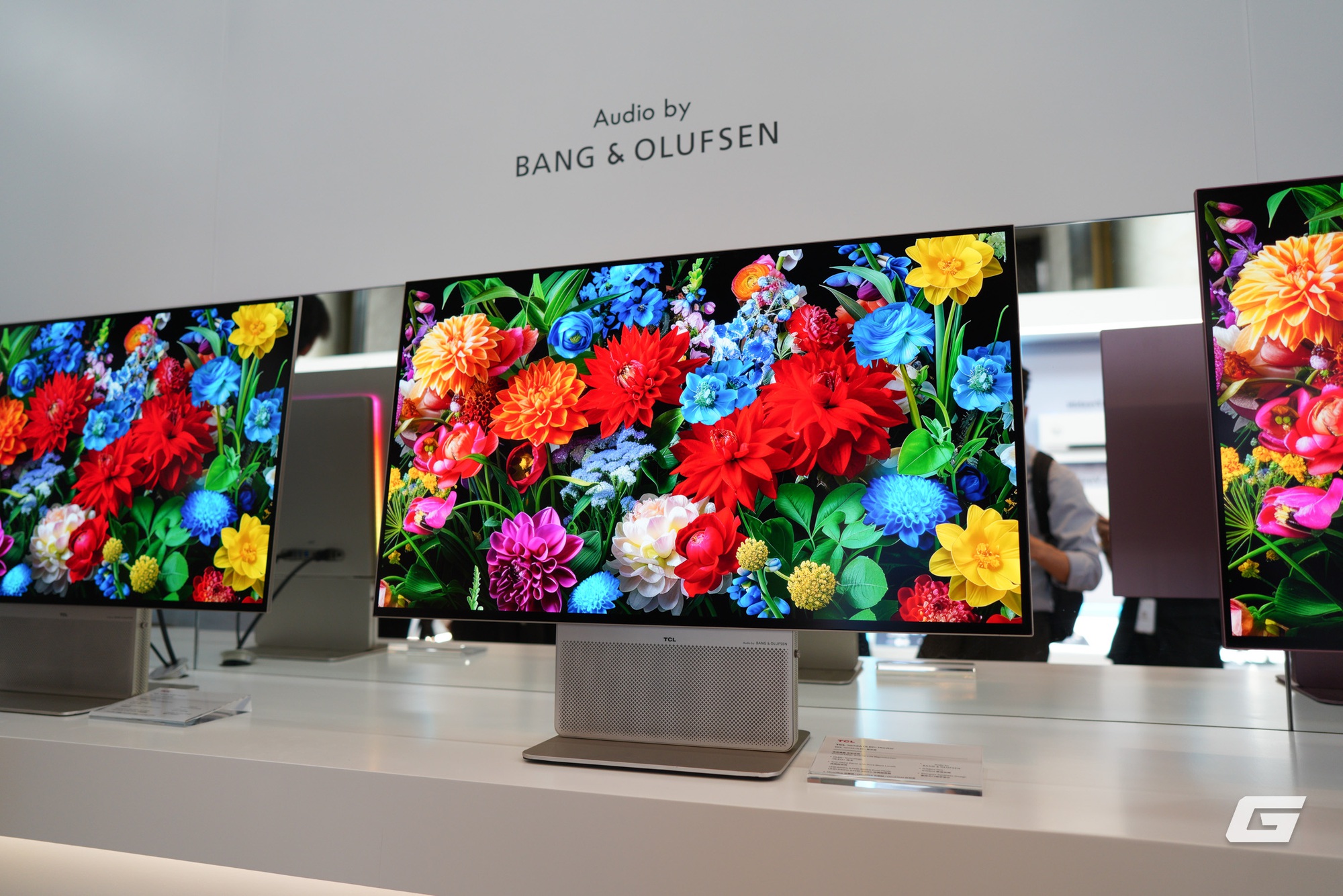  "Con quái vật" với công nghệ OLED+, 4K 240Hz và tích hợp loa Bang & Olufsen - Ảnh 1.