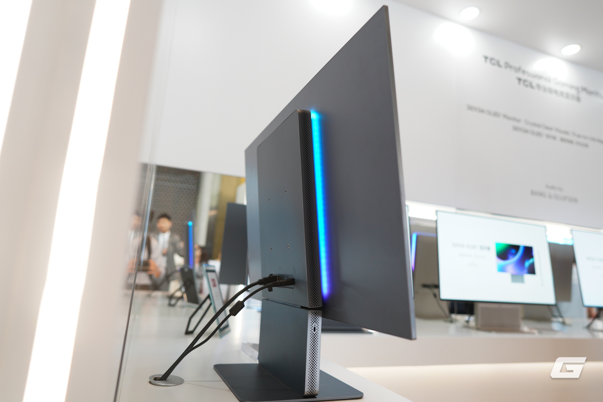 Tr&ecirc;n tay m&agrave;n h&igrave;nh flagship TCL 32X3A: "Con qu&aacute;i vật" với c&ocirc;ng nghệ OLED+, 4K 240Hz v&agrave; t&iacute;ch hợp loa Bang & Olufsen - Ảnh 15.