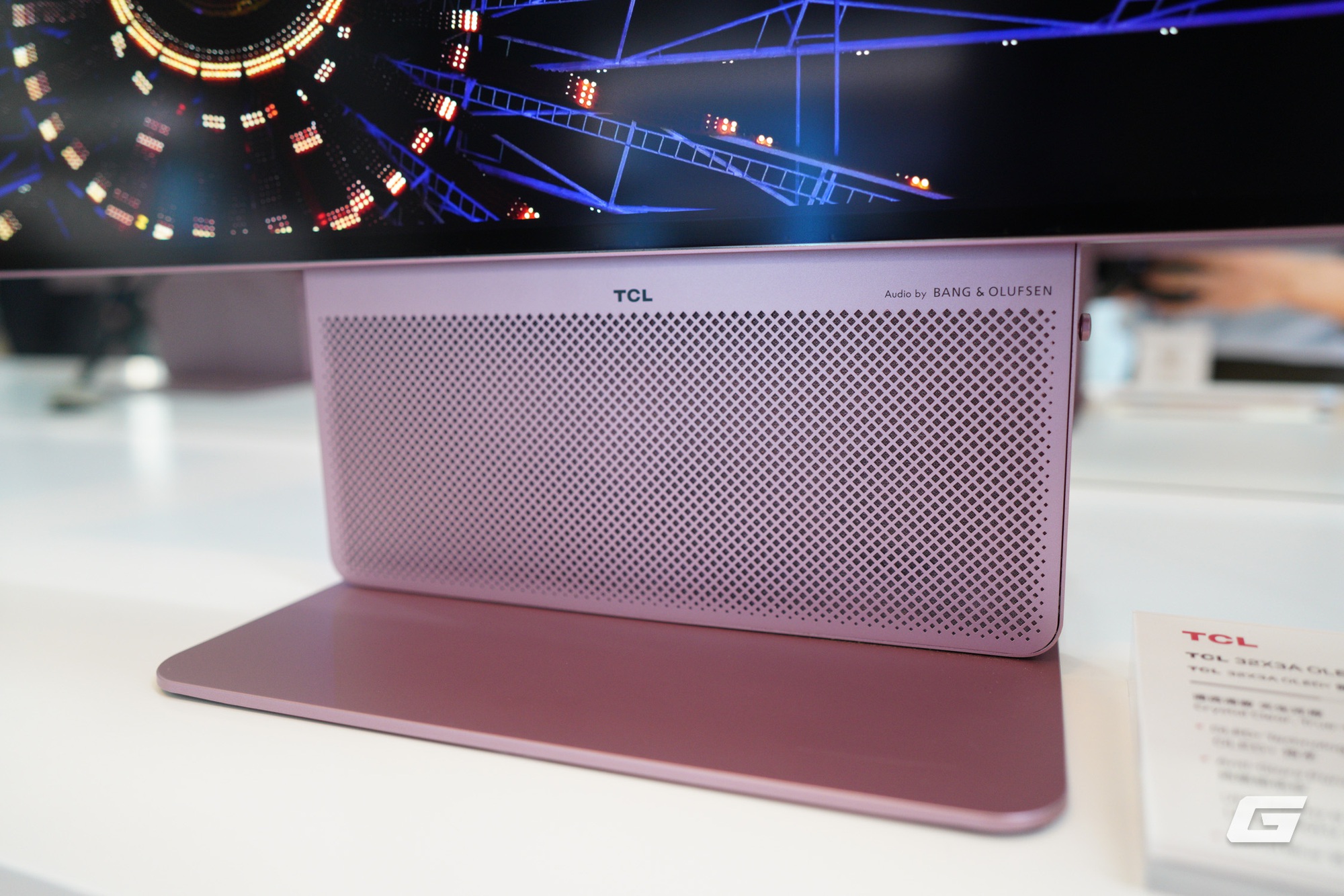 Tr&ecirc;n tay m&agrave;n h&igrave;nh flagship TCL 32X3A: "Con qu&aacute;i vật" với c&ocirc;ng nghệ OLED+, 4K 240Hz v&agrave; t&iacute;ch hợp loa Bang & Olufsen - Ảnh 11.