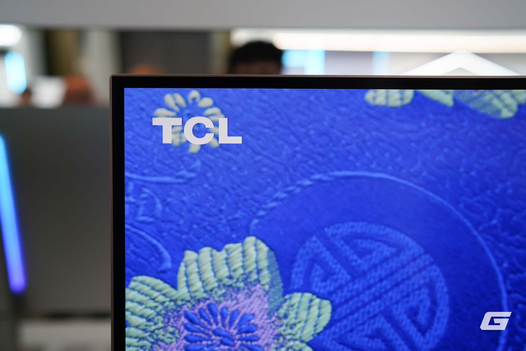 Tr&ecirc;n tay m&agrave;n h&igrave;nh flagship TCL 32X3A: "Con qu&aacute;i vật" với c&ocirc;ng nghệ OLED+, 4K 240Hz v&agrave; t&iacute;ch hợp loa Bang & Olufsen - Ảnh 2.