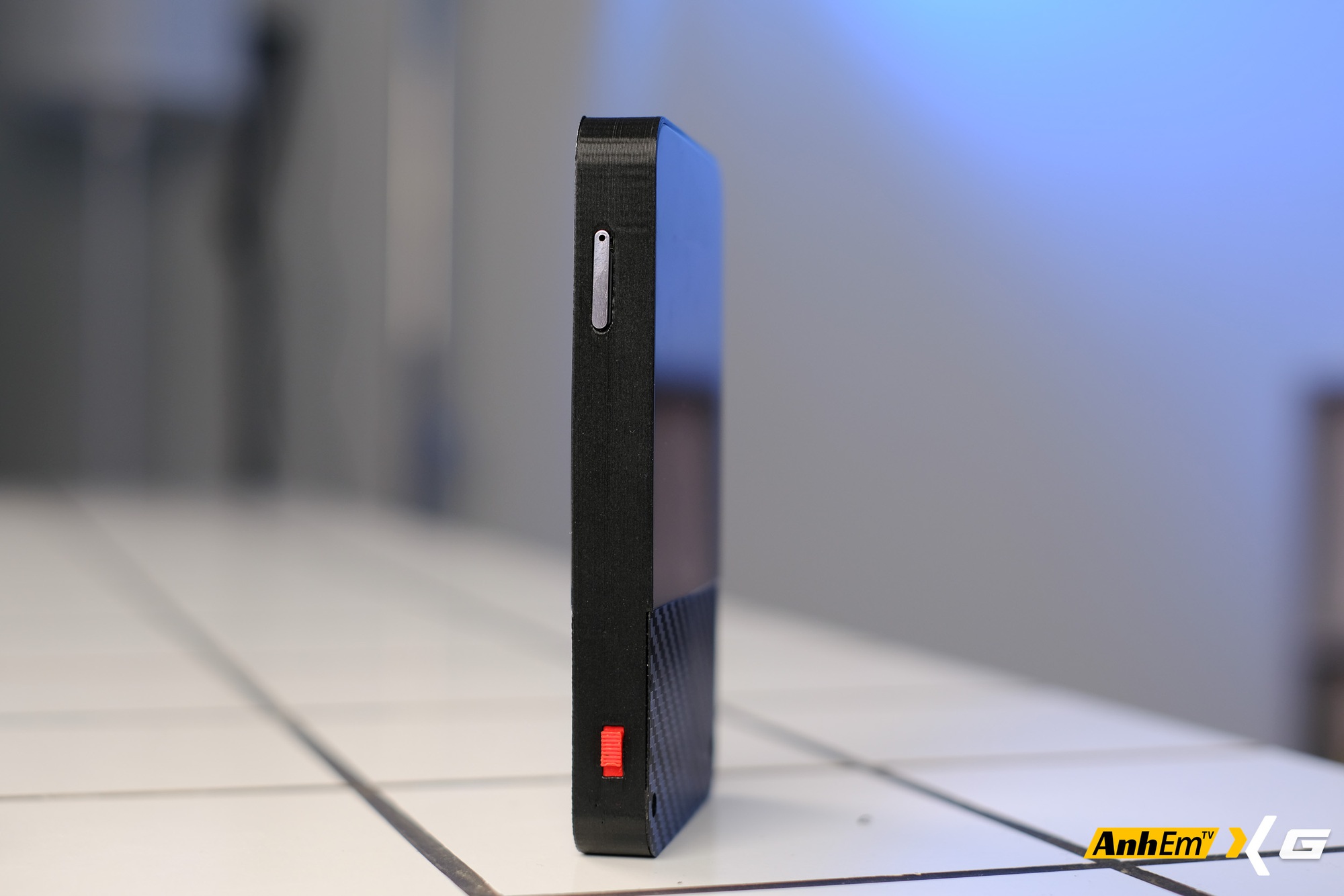 Sinh vi&ecirc;n Việt &ldquo;độ&rdquo; Galaxy Z Flip5 th&agrave;nh BlackBerry Porsche Design: B&agrave;n ph&iacute;m QWERTY vật l&yacute;, vỏ tự in 3D, c&oacute; hẳn... hai cổng sạc USB-C- Ảnh 5.