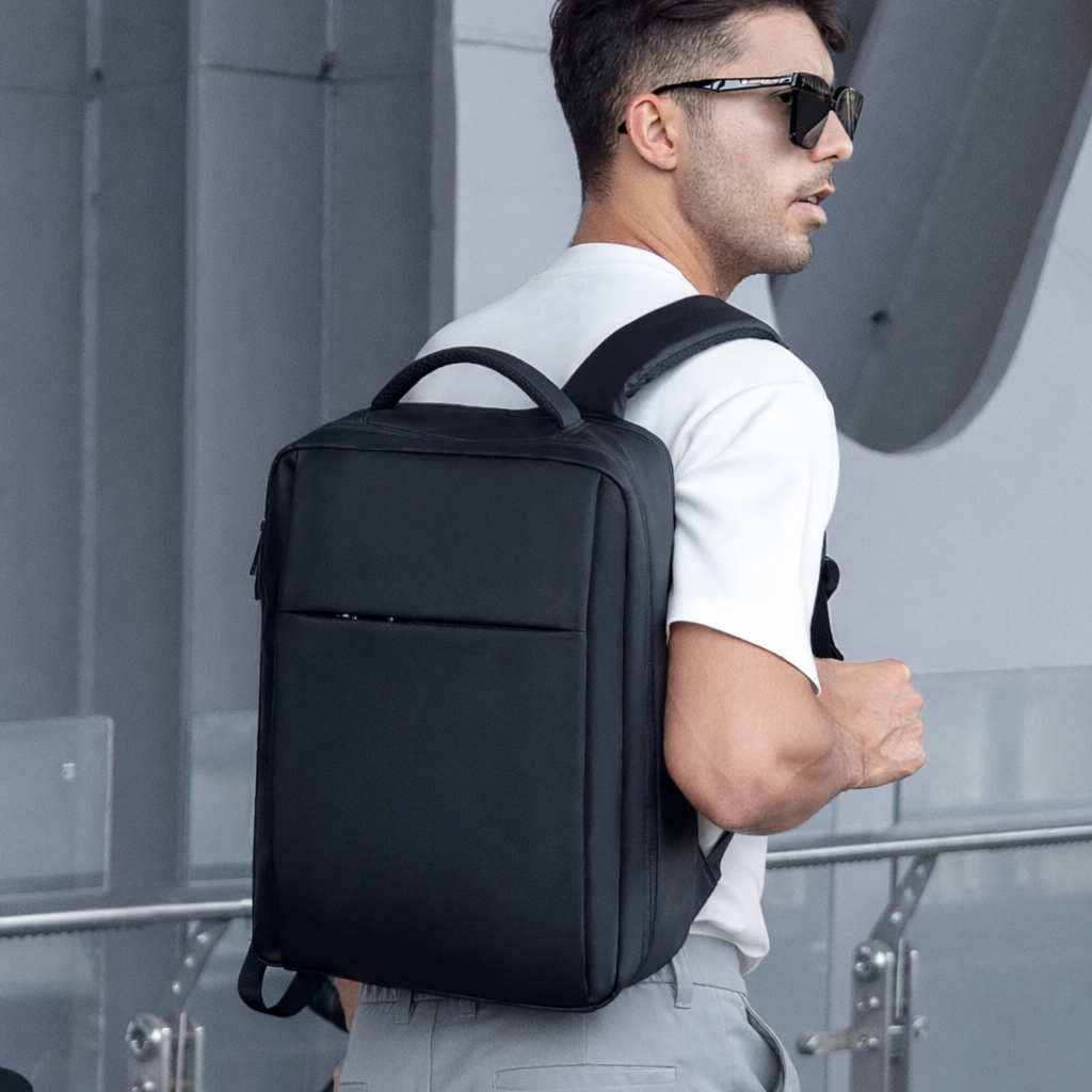 Săn đồ h&egrave; gi&aacute; hời: Từ adidas, Skechers, Mark Ryden đến loạt local brand đang giảm tới 50% - Ảnh 8.