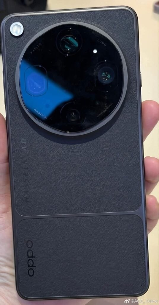 OPPO Find X9 Ultra lộ diện với mặt lưng v&ograve;ng tr&ograve;n lớn, camera tiềm vọng g&acirc;y ch&uacute; &yacute; - Ảnh 1.