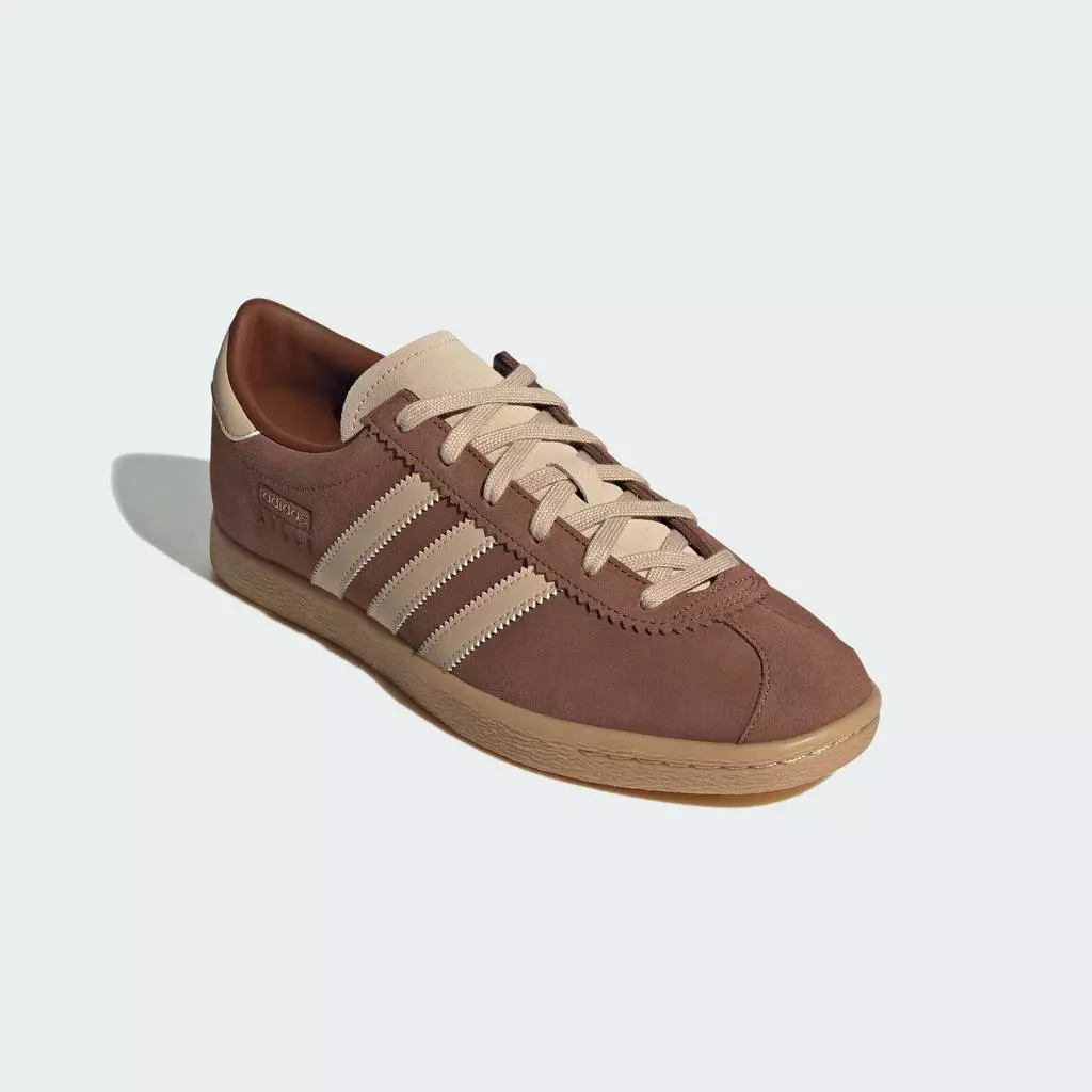 Săn đồ h&egrave; gi&aacute; hời: Từ adidas, Skechers, Mark Ryden đến loạt local brand đang giảm tới 50% - Ảnh 1.