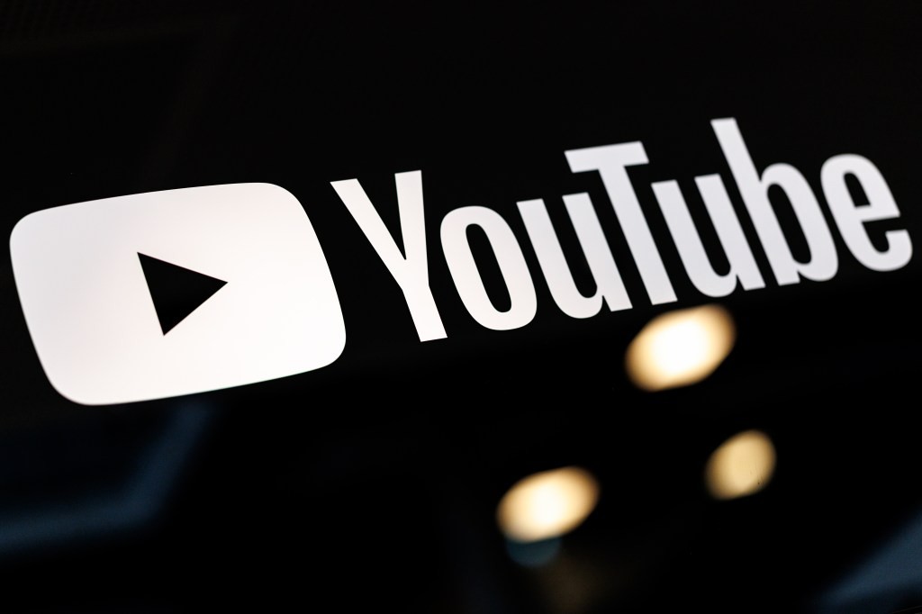 YouTube thử t&igrave;m kiếm kiểu mới: HỎI THẲNG, AI trả lời bằng video v&agrave; từng bước - Ảnh 1.