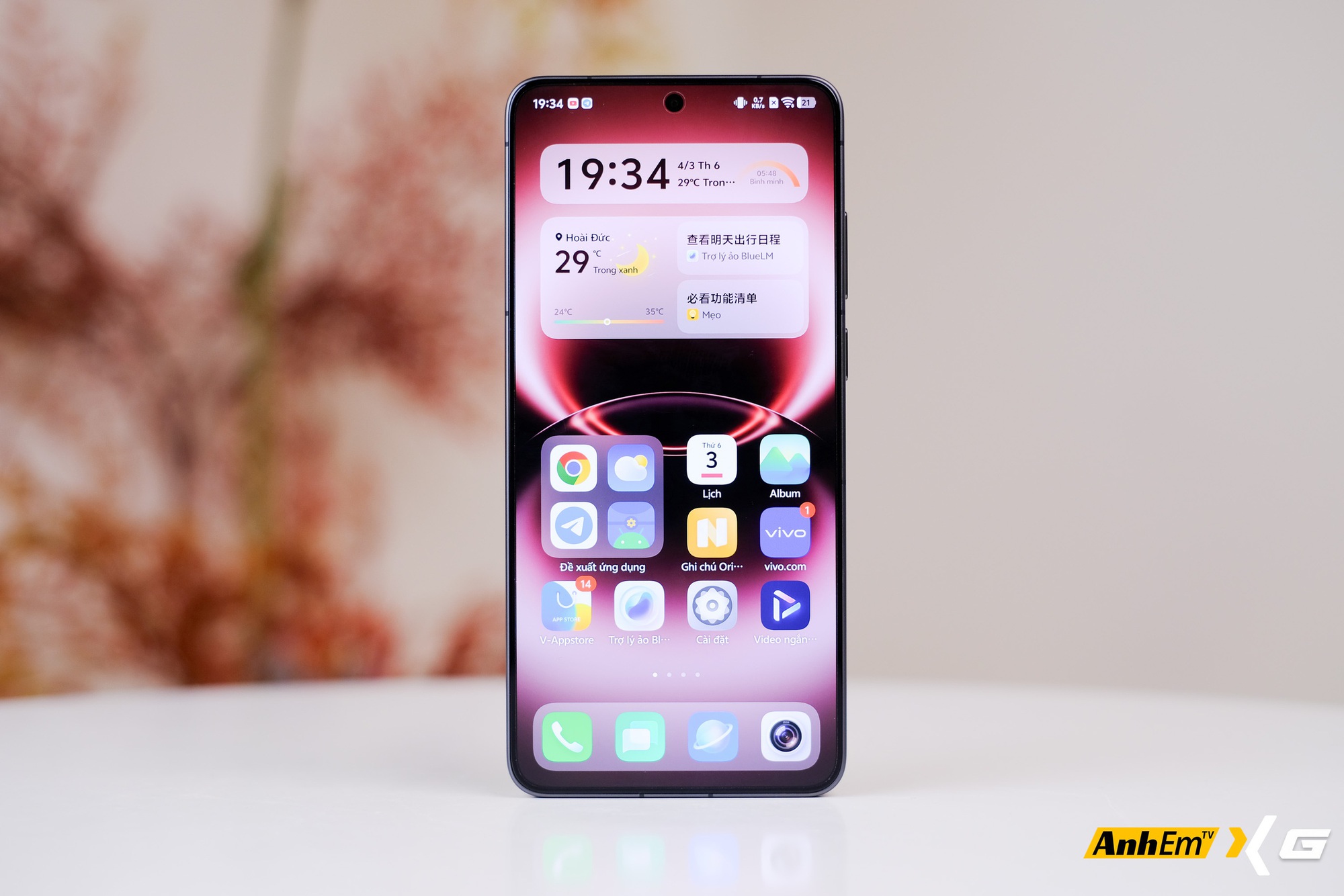 Tr&ecirc;n tay vivo X300 Ultra tại Việt Nam: Camera to đến mức đặt xuống b&agrave;n cũng thấy&hellip; hơi lo- Ảnh 7.