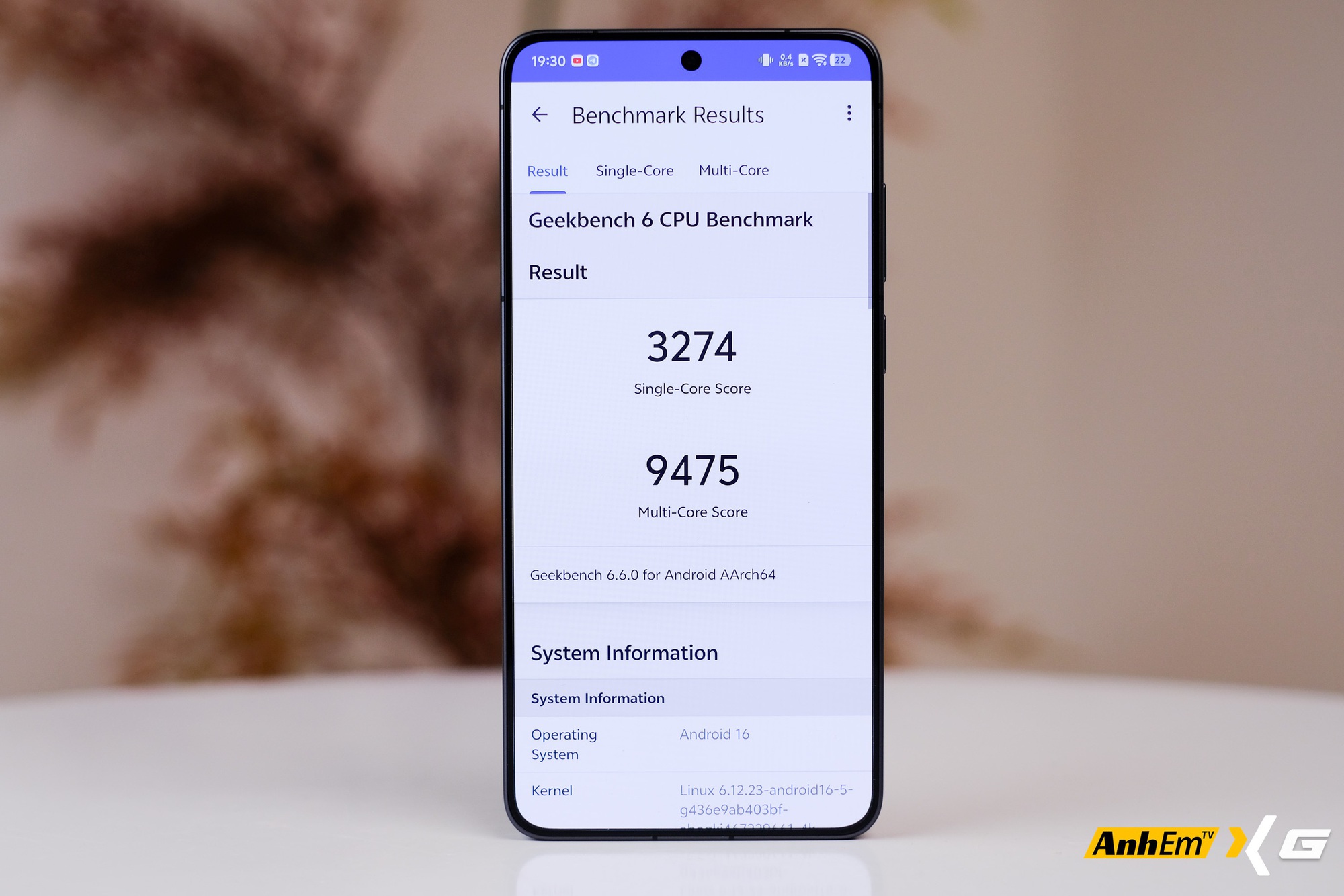 Tr&ecirc;n tay vivo X300 Ultra tại Việt Nam: Camera to đến mức đặt xuống b&agrave;n cũng thấy&hellip; hơi lo- Ảnh 10.