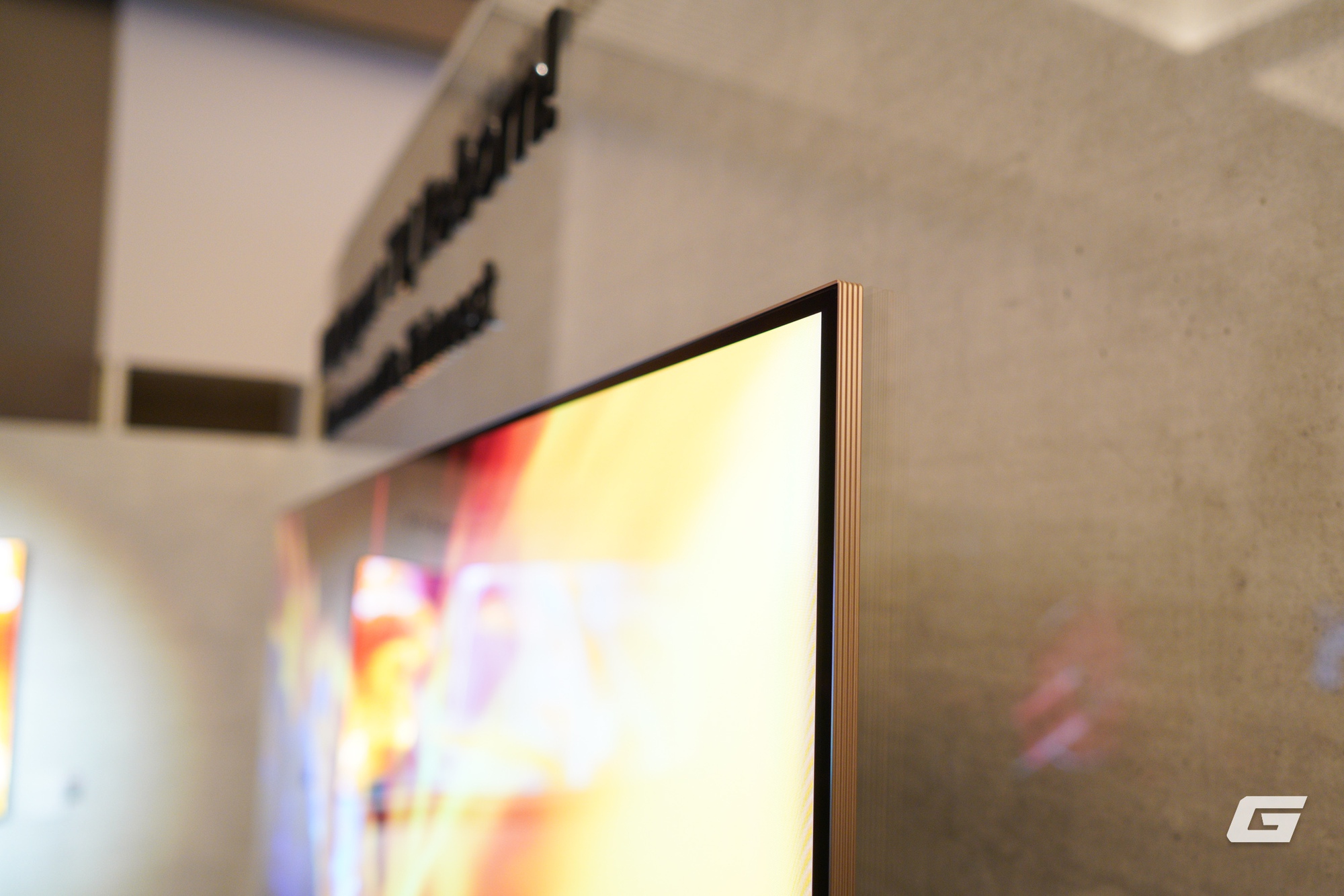 Đ&acirc;y l&agrave; LG OLED evo W6: TV "d&aacute;n tường" mỏng chỉ 9mm,  hiển thị h&igrave;nh ảnh 4K 165Hz chỉ với 1 sợi d&acirc;y nhỏ - Ảnh 5.