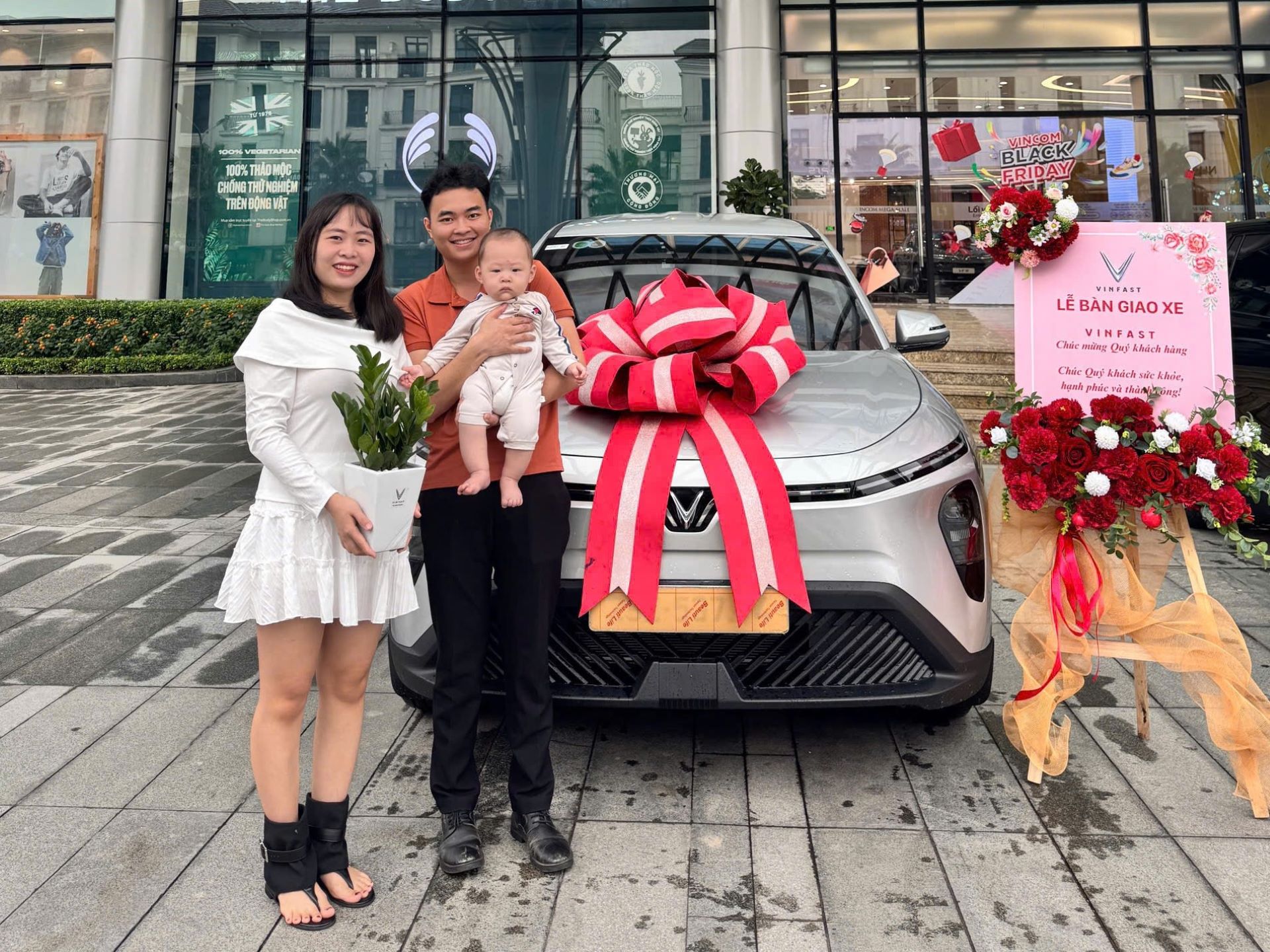 N&acirc;ng đời Limo Green, t&agrave;i xế H&agrave; Nội tiết lộ c&ocirc;ng thức &ldquo;gỡ vốn&rdquo; nhờ chi ph&iacute; tiết kiệm - Ảnh 1.