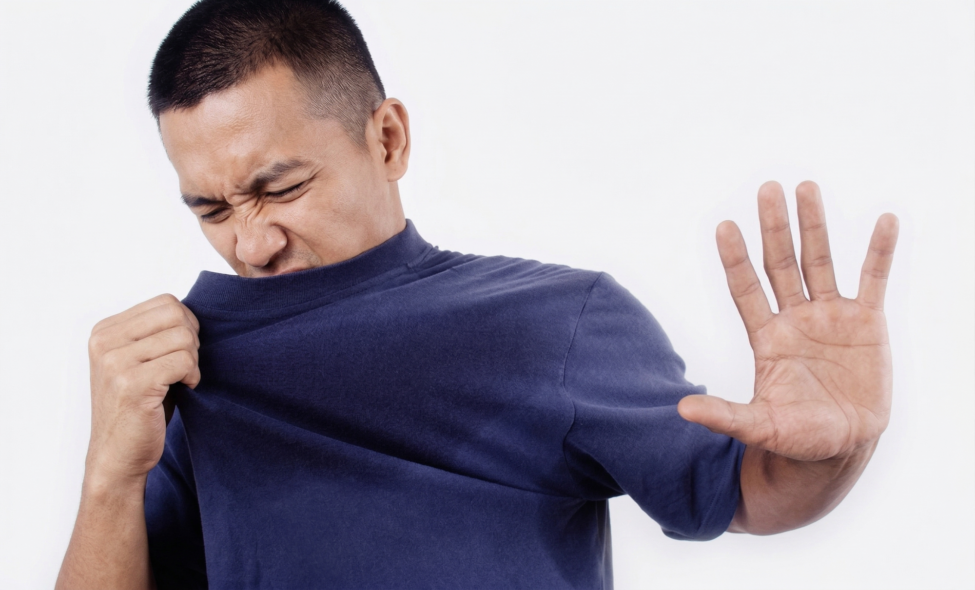 Sai lầm khiến nhiều người d&ugrave;ng lăn n&aacute;ch m&agrave; vẫn &ldquo;rau m&ugrave;i&rdquo;, h&oacute;a ra kh&ocirc;ng phải do cơ địa- Ảnh 2.