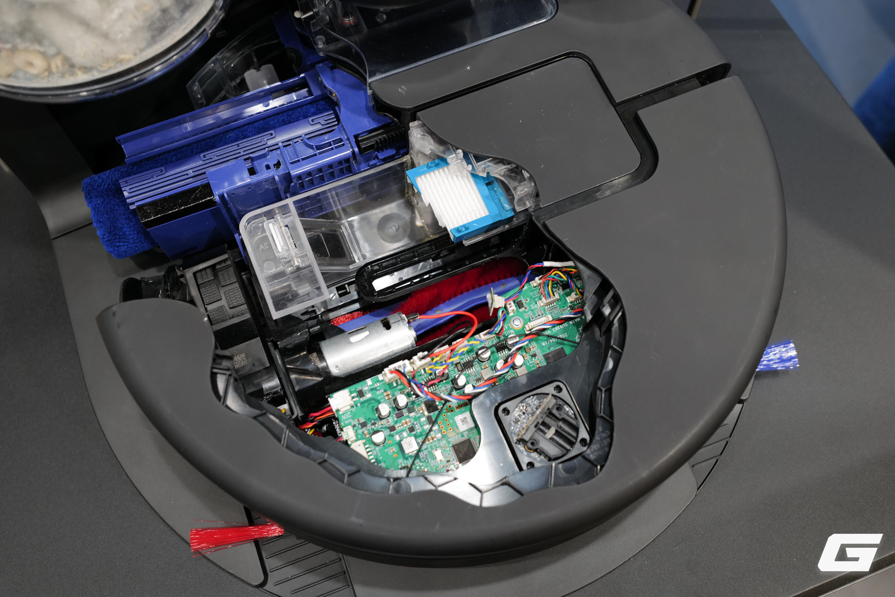 Dyson Spot Scrub AI ra mắt tại Việt Nam: robot h&uacute;t bụi lau nh&agrave; t&iacute;ch hợp AI, tự ph&aacute;t hiện v&agrave; xử l&yacute; vết bẩn- Ảnh 5.