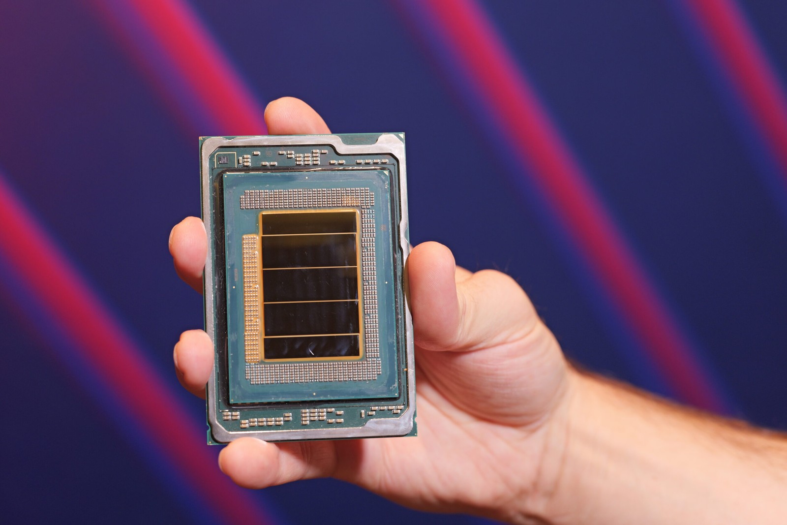 Tesla ch&iacute;nh thức k&yacute; hợp đồng chip với Intel, Apple cũng đang muốn tham gia - Ảnh 3.