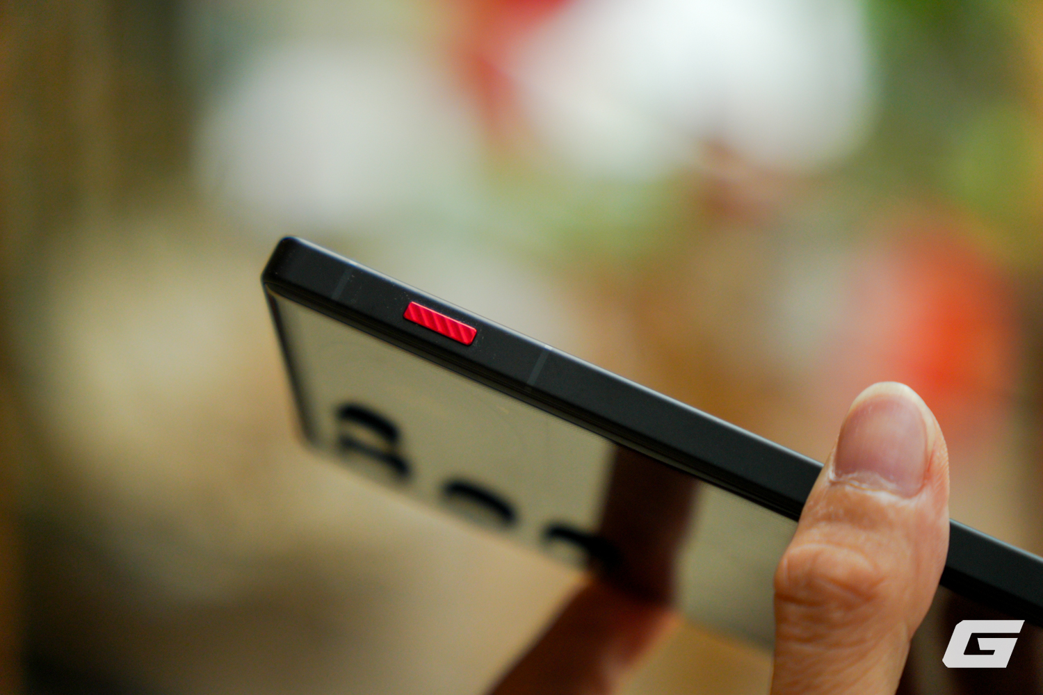 REDMAGIC 11 Air: Gaming phone đẹp hiếm thấy, mỏng nhẹ nhưng pin trâu, chơi game “chiến” thật sự nhưng camera xứng đáng phải chê - Ảnh 2.