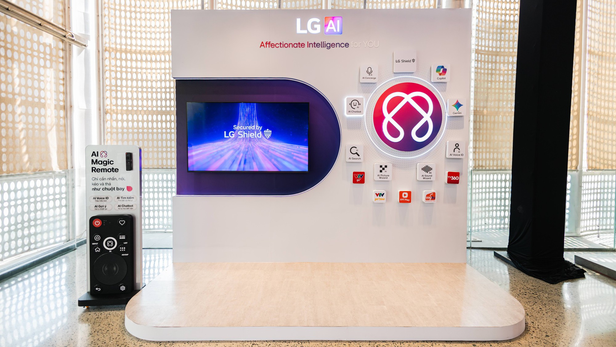 Chi&ecirc;m ngưỡng loạt sản phẩm TV 2026 của LG: TV OLED kh&ocirc;ng d&acirc;y si&ecirc;u mỏng, c&ocirc;ng nghệ Micro RGB mới toanh, MiniLED cỡ lớn c&ugrave;ng AI tương t&aacute;c th&acirc;n thiện - Ảnh 16.