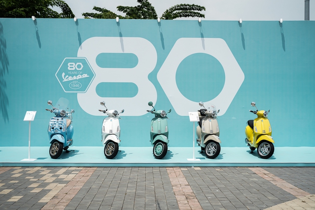 Đi Vespa kh&ocirc;ng đơn giản l&agrave; &ldquo;chạy xe&rdquo;, đ&oacute; l&agrave; một kiểu &ldquo;tr&igrave;nh diễn di sản&rdquo;- Ảnh 2.