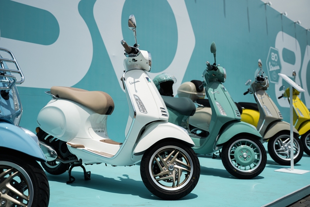 Đi Vespa kh&ocirc;ng đơn giản l&agrave; &ldquo;chạy xe&rdquo;, đ&oacute; l&agrave; một kiểu &ldquo;tr&igrave;nh diễn di sản&rdquo;- Ảnh 8.