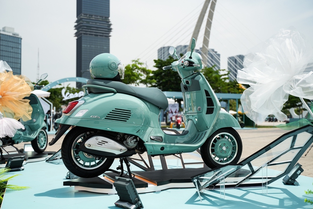 Đi Vespa kh&ocirc;ng đơn giản l&agrave; &ldquo;chạy xe&rdquo;, đ&oacute; l&agrave; một kiểu &ldquo;tr&igrave;nh diễn di sản&rdquo;- Ảnh 5.