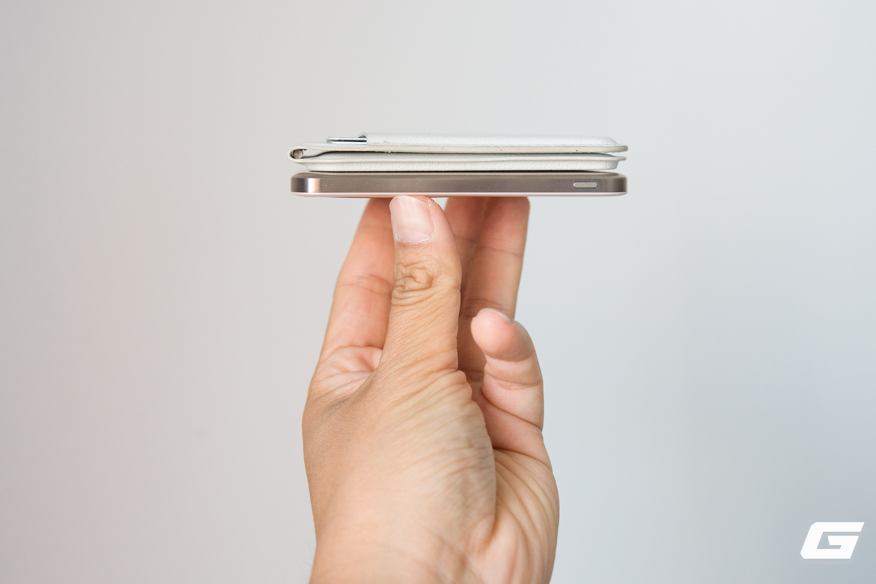 Tr&ecirc;n tay BMX SolidSafe Air 5K: Pin thể rắn vỏ titan, mỏng như iPhone Air- Ảnh 4.
