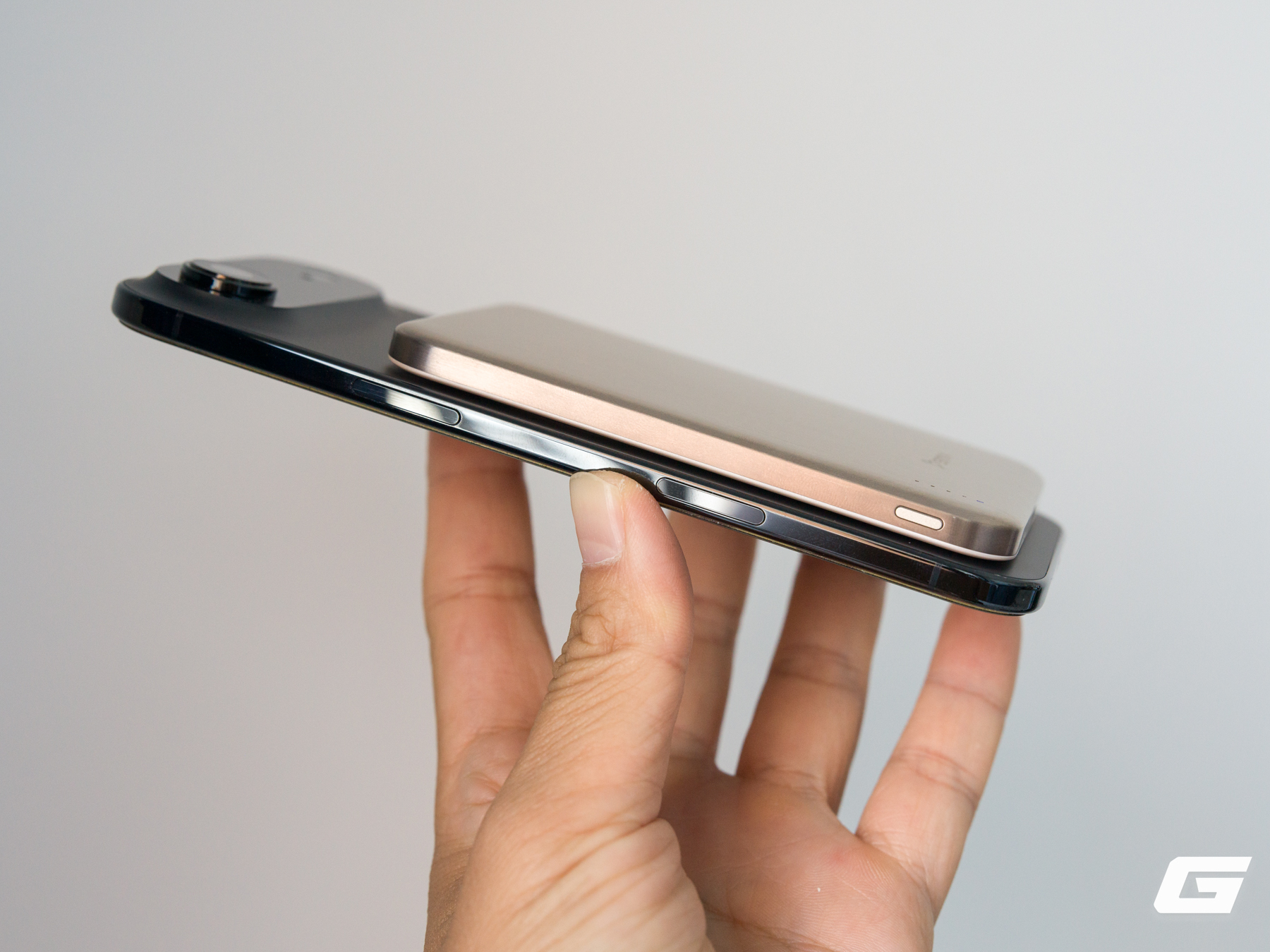 Tr&ecirc;n tay BMX SolidSafe Air 5K: Pin thể rắn vỏ titan, mỏng như iPhone Air- Ảnh 6.