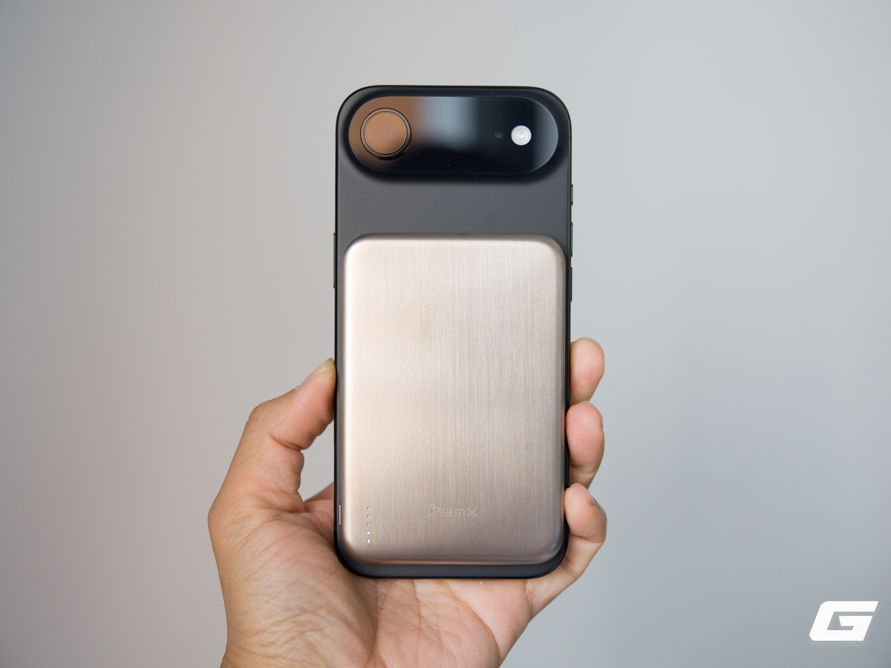 Tr&ecirc;n tay BMX SolidSafe Air 5K: Pin thể rắn vỏ titan, mỏng như iPhone Air- Ảnh 9.