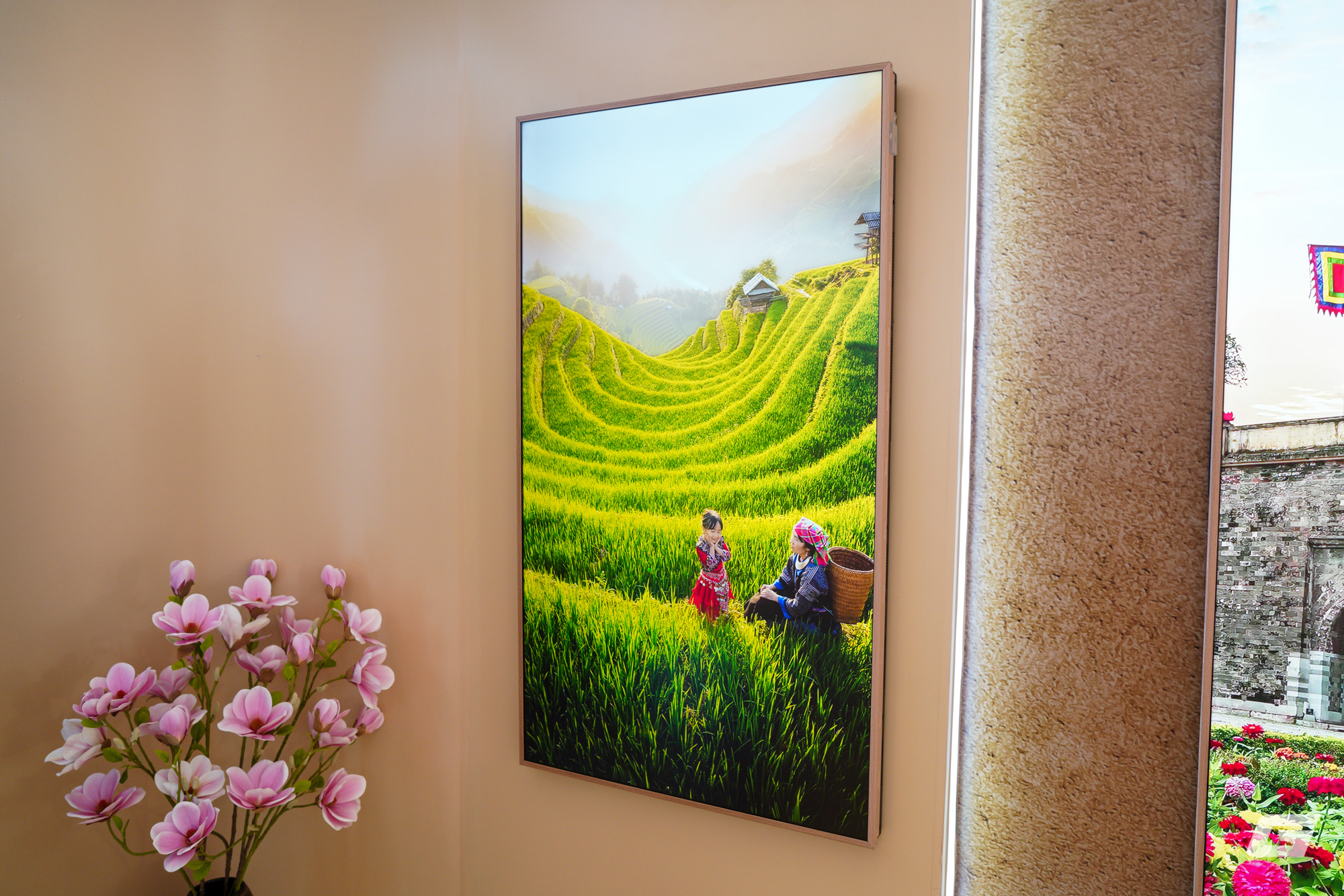 TCL tiếp nối h&agrave;nh tr&igrave;nh văn h&oacute;a tại Nh&agrave; h&aacute;t Hồ Gươm: TV C8L SQD-MINI LED đỉnh cao được đặt v&agrave;o một kh&ocirc;ng gian đậm chất Việt - Ảnh 11.