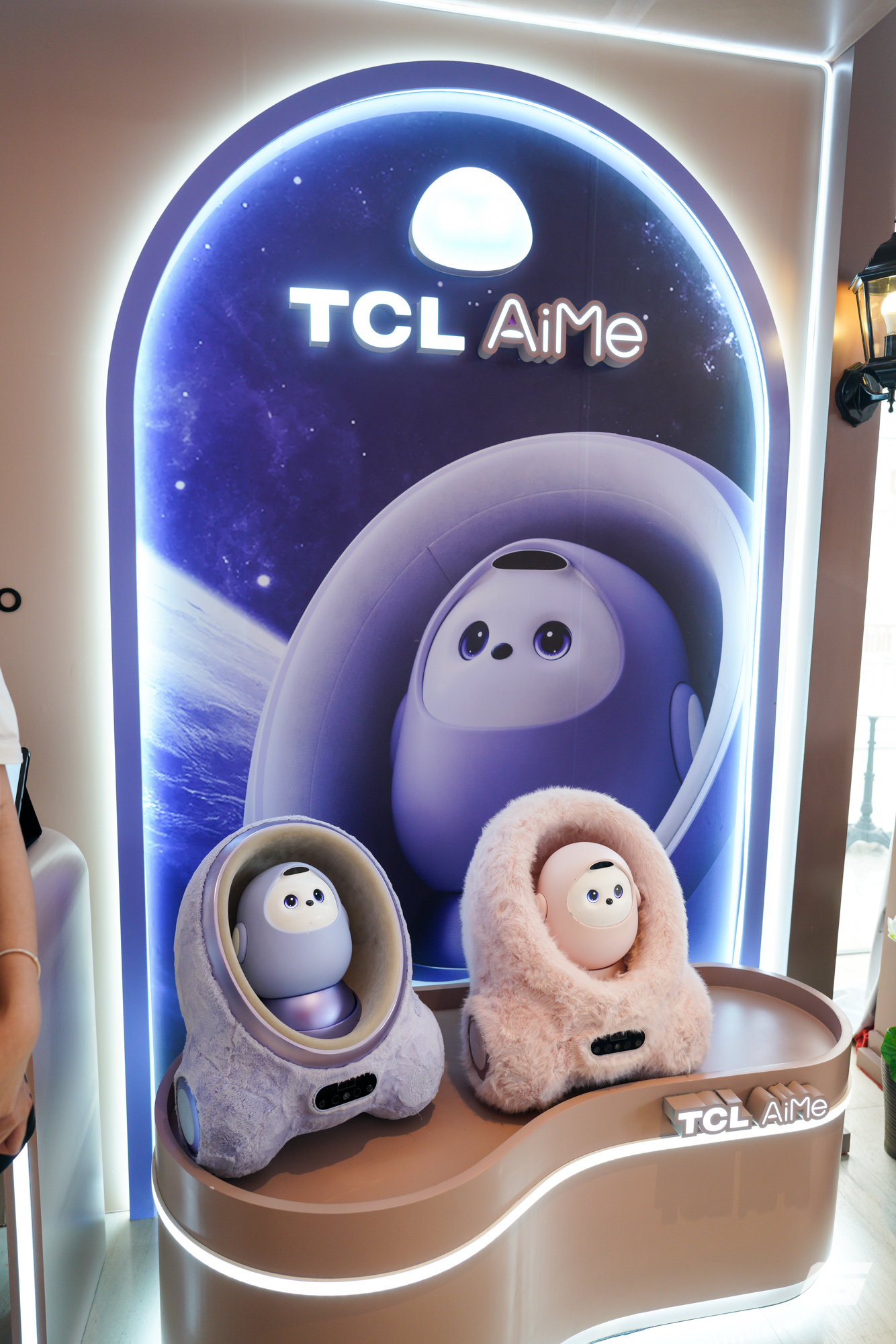 TCL tiếp nối h&agrave;nh tr&igrave;nh văn h&oacute;a tại Nh&agrave; h&aacute;t Hồ Gươm: TV C8L SQD-MINI LED đỉnh cao được đặt v&agrave;o một kh&ocirc;ng gian đậm chất Việt - Ảnh 26.