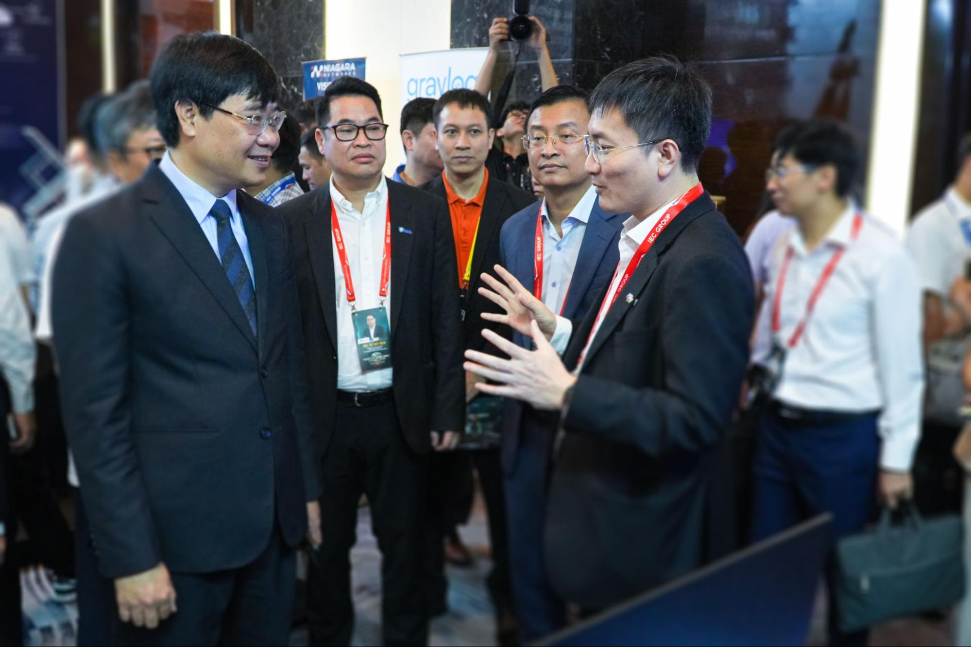 FPT: Rủi ro bảo mật lớn nhất thời AI đ&ocirc;i khi lại đến từ ch&iacute;nh nh&acirc;n vi&ecirc;n trong c&ocirc;ng ty- Ảnh 2.