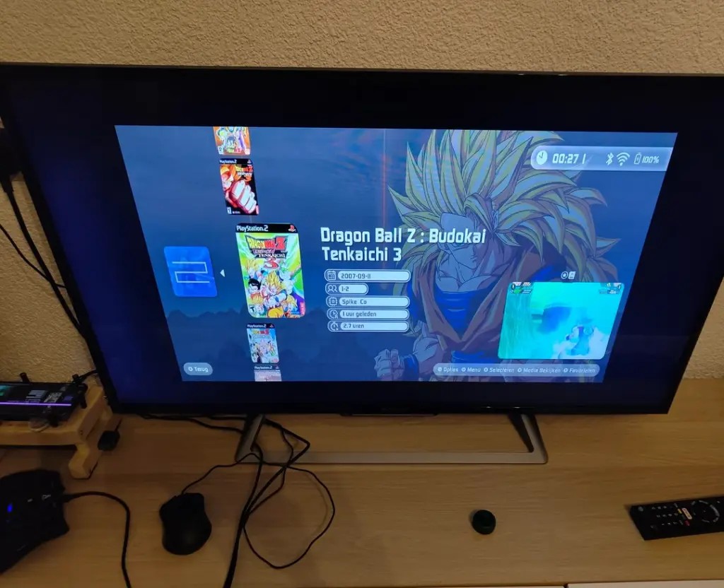 Pixel 8 hỏng m&agrave;n h&igrave;nh biến th&agrave;nh m&aacute;y chơi game retro kết nối thẳng TV - Ảnh 1.