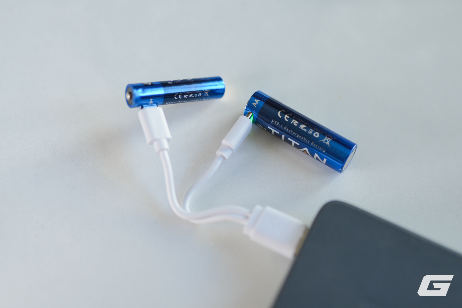 Gallery - Dùng thử pin tiểu sạc lại qua USB-C: Hợp với các thiết bị “ngốn pin”, khỏi lo dòng yếu làm tụt hiệu năng, chảy nước - image 10