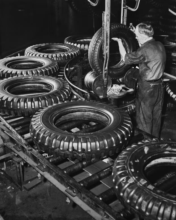 Muốn kh&ocirc;ng bị AI đ&agrave;o thải h&atilde;y &aacute;p dụng ngay b&iacute; quyết sinh tồn n&agrave;y từ năm 1920- Ảnh 3.