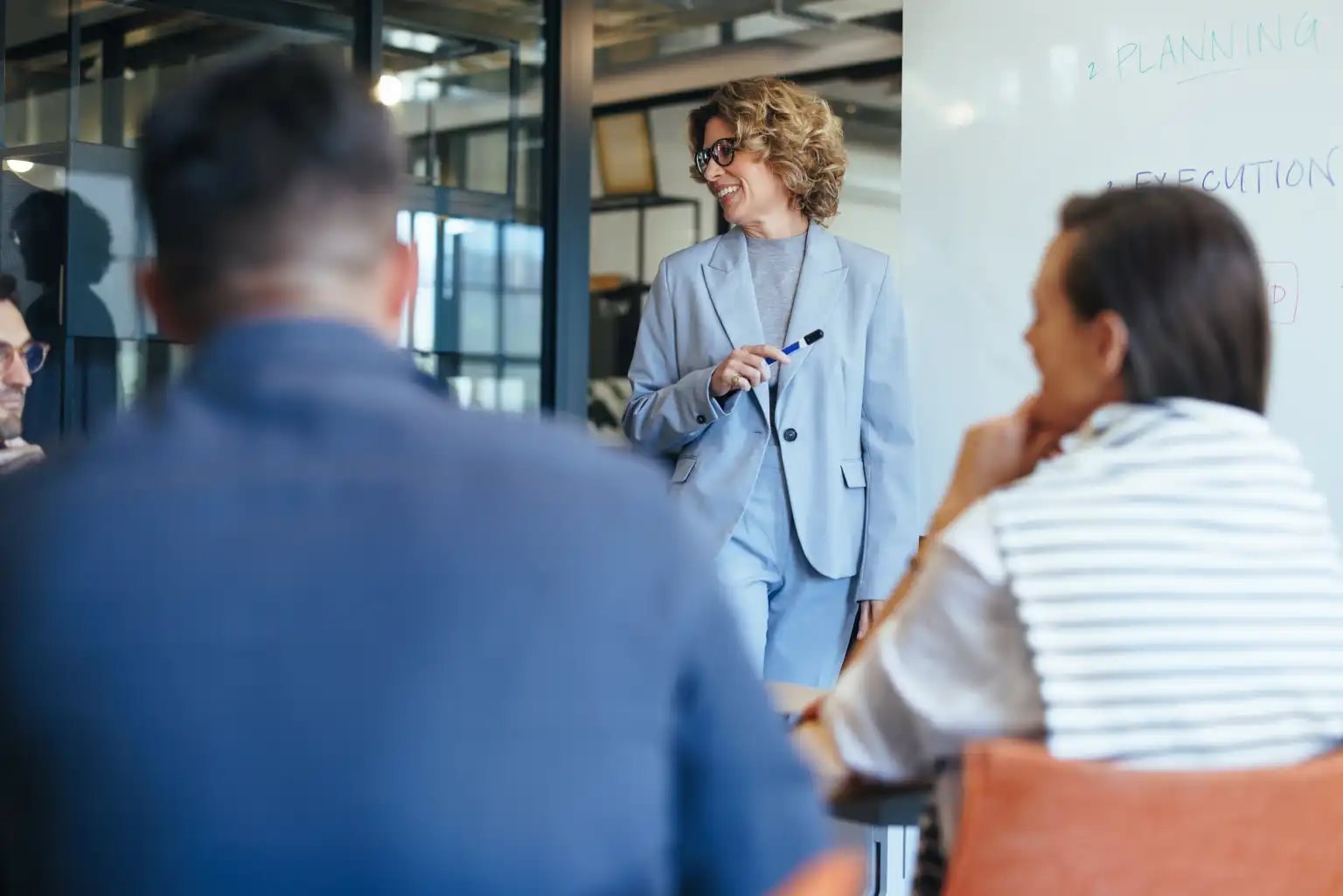 CEO hết ki&ecirc;n nhẫn với AI: Đốt cả n&uacute;i tiền nhưng chưa kiếm nổi doanh thu thực sự- Ảnh 3.