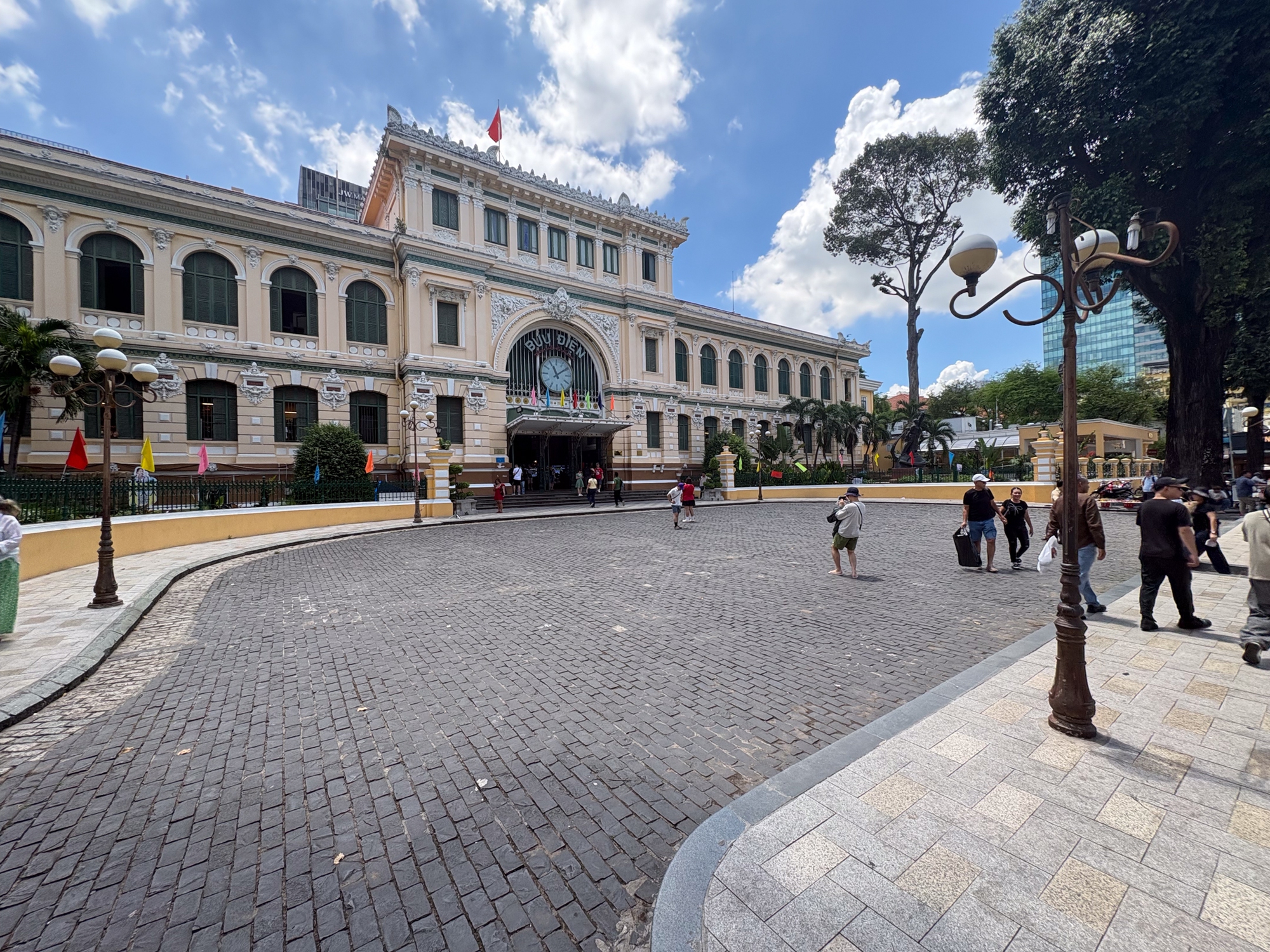 OPPO Find X9s &ldquo;đọ sức&rdquo; c&ugrave;ng iPhone 17: Khi camera mới l&agrave; thứ quyết định cuộc chơi - Ảnh 14.