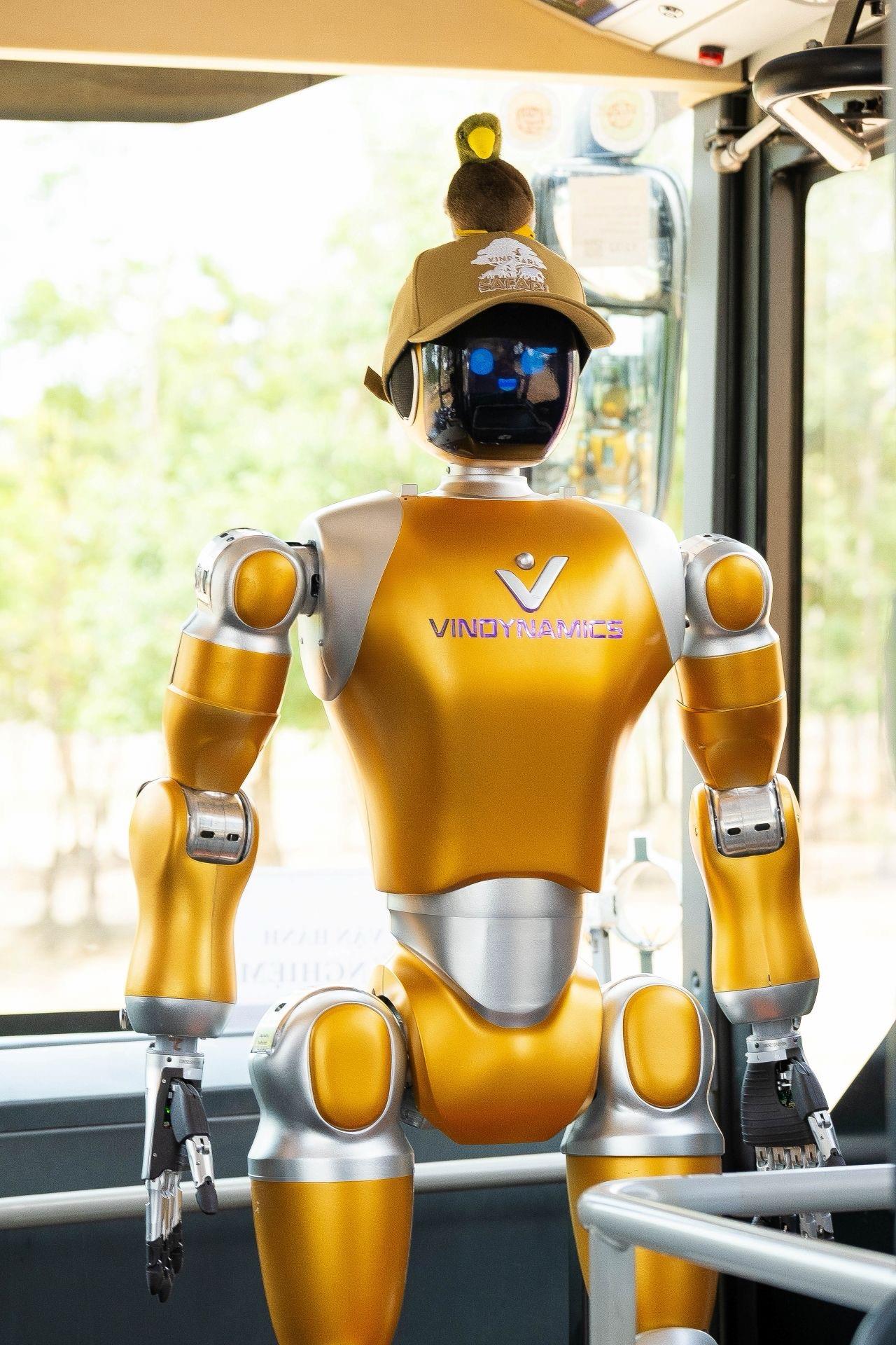 Robot h&igrave;nh người Dyno của VinDynamics đ&aacute;nh dấu bước tiến của AI Việt Nam tại Vinpearl Safari Ph&uacute; Quốc - Ảnh 2.