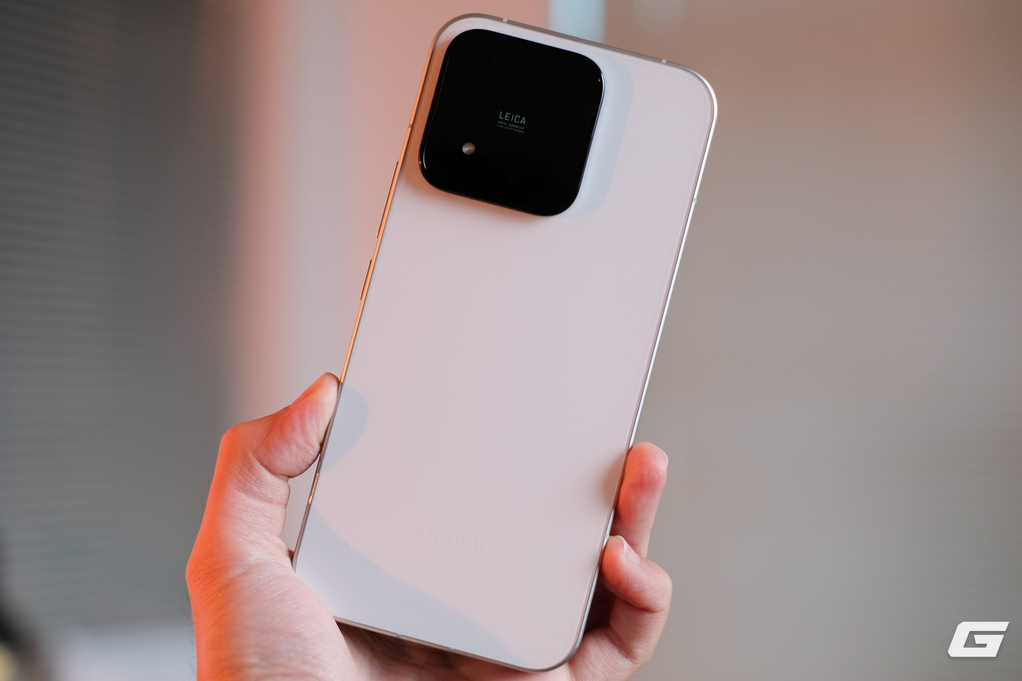 Tr&ecirc;n tay smartphone Xiaomi gi&aacute; chỉ 17 triệu m&agrave; c&oacute; chip Snapdragon 8 Elite Gen 5, pin tận 8.000mAh- Ảnh 2.