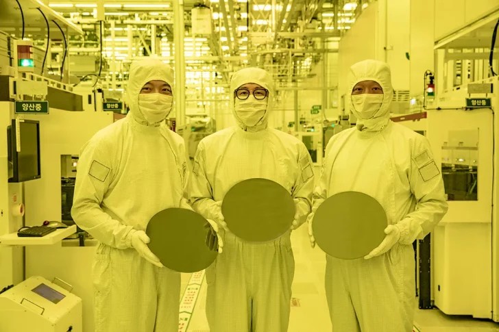 Samsung kín lịch đúc chip 4 nm tới 2027, HBM4 cũng góp phần làm căng công suất - Ảnh 2.