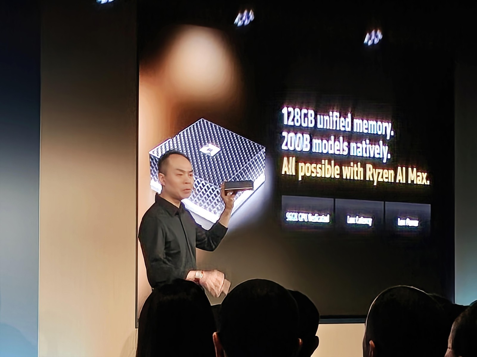 AMD chuẩn bị b&aacute;n m&aacute;y t&iacute;nh mini Ryzen AI Halo trong th&aacute;ng 6 cho d&acirc;n AI - Ảnh 2.