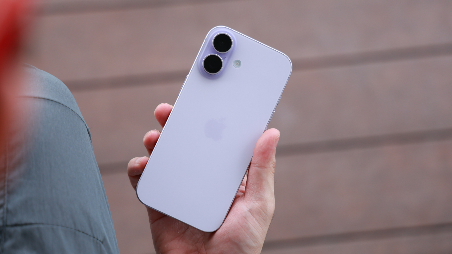 Chiếc iPhone "ch&aacute;y h&agrave;ng" to&agrave;n cầu, đ&aacute;ng mua nhất hiện nay- Ảnh 2.