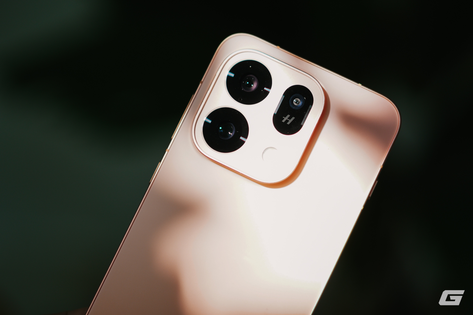 Trải nghiệm OPPO Find X9s: Đ&acirc;u phải cứ l&agrave; "Ultra" mới đ&aacute;ng để t&acirc;m? - Ảnh 4.