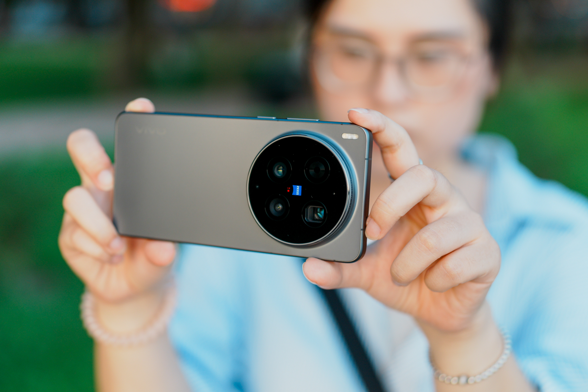 Gallery - 1 tuần dùng vivo X300 Ultra: Hãy gọi nó là "máy ảnh có SIM"! - image 32