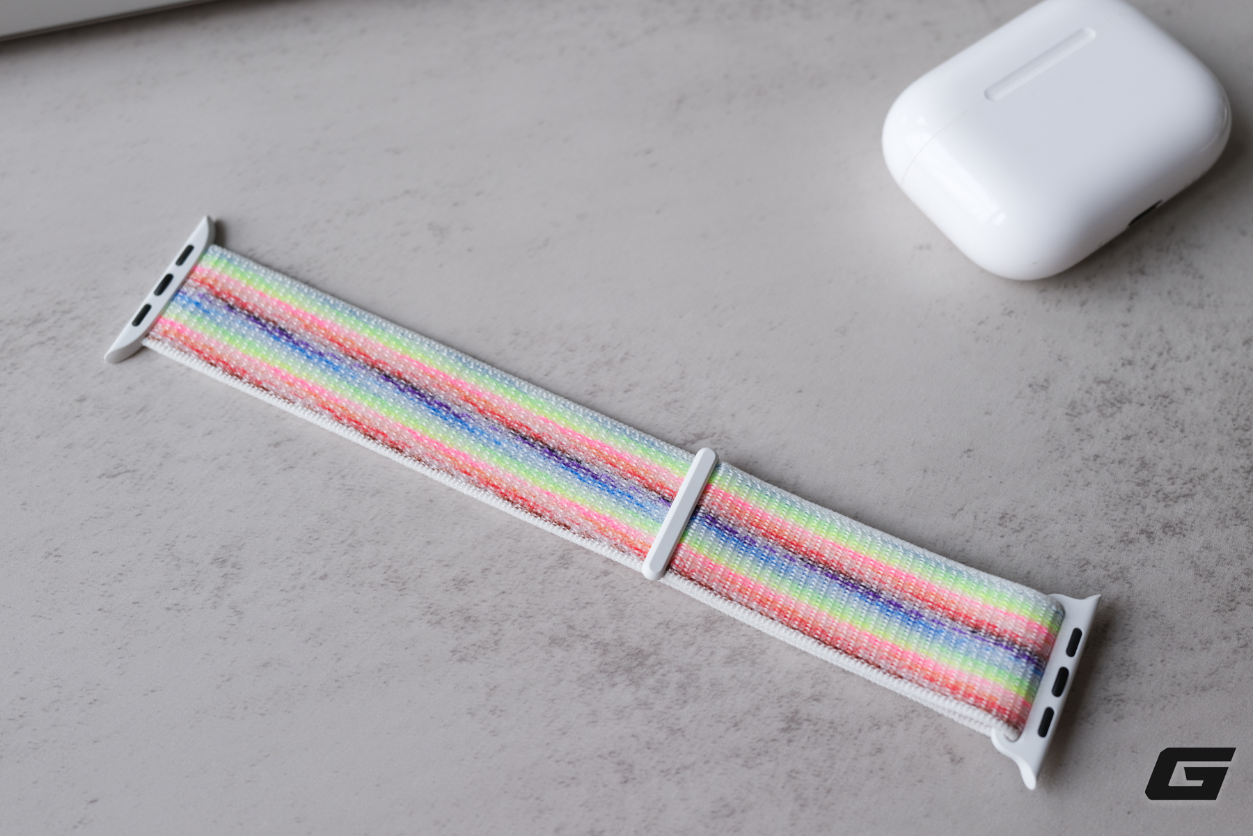 Tr&ecirc;n tay d&acirc;y đeo Apple Watch Pride Edition 2026: C&oacute; lẽ l&agrave; phi&ecirc;n bản Pride đẹp nhất nhiều năm qua   - Ảnh 6.