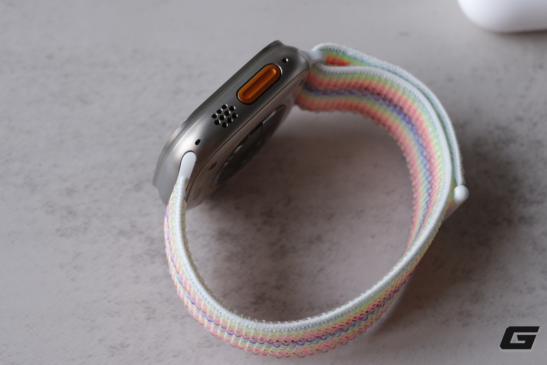 Tr&ecirc;n tay d&acirc;y đeo Apple Watch Pride Edition 2026: C&oacute; lẽ l&agrave; phi&ecirc;n bản Pride đẹp nhất nhiều năm qua   - Ảnh 13.