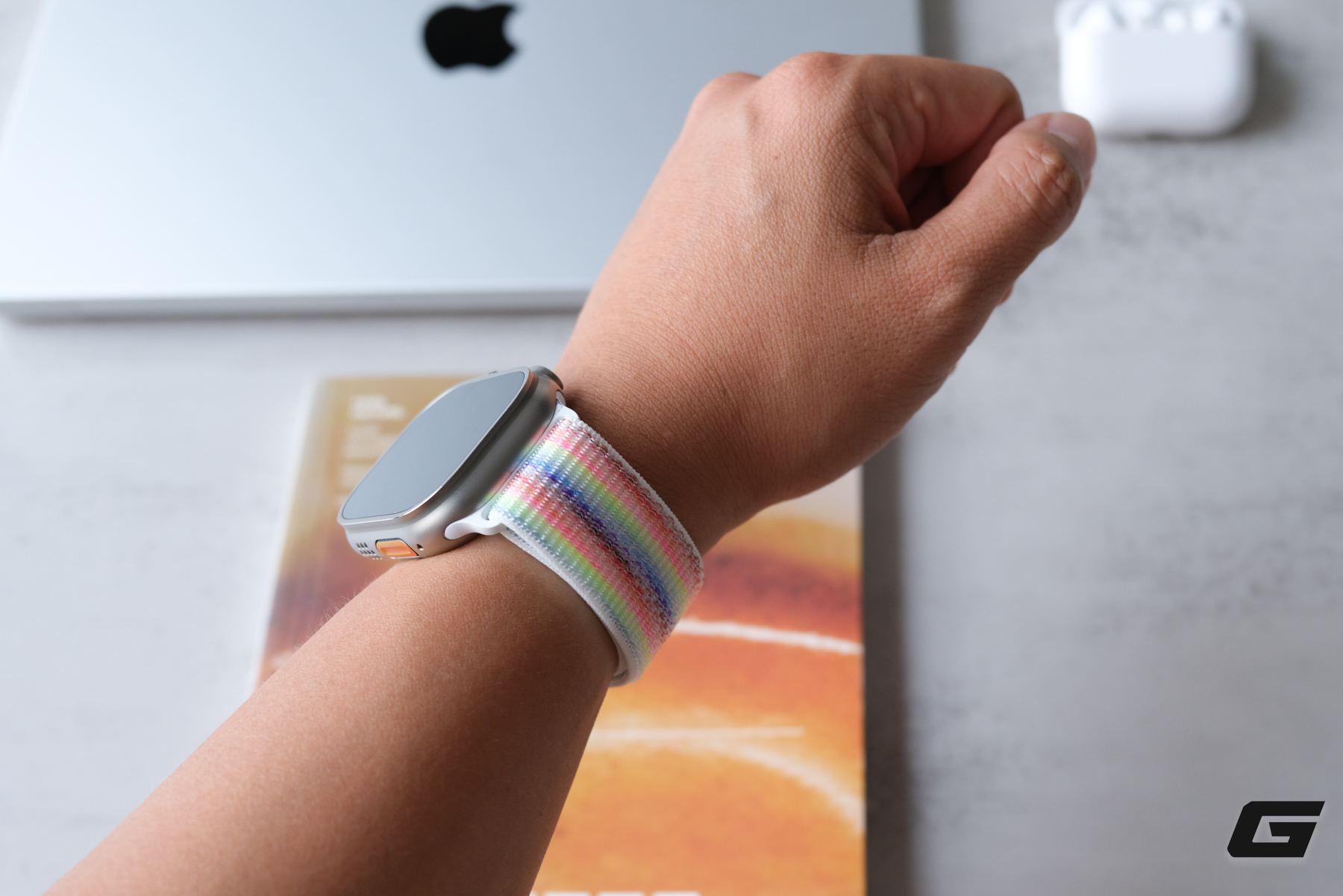 Tr&ecirc;n tay d&acirc;y đeo Apple Watch Pride Edition 2026: C&oacute; lẽ l&agrave; phi&ecirc;n bản Pride đẹp nhất nhiều năm qua   - Ảnh 12.