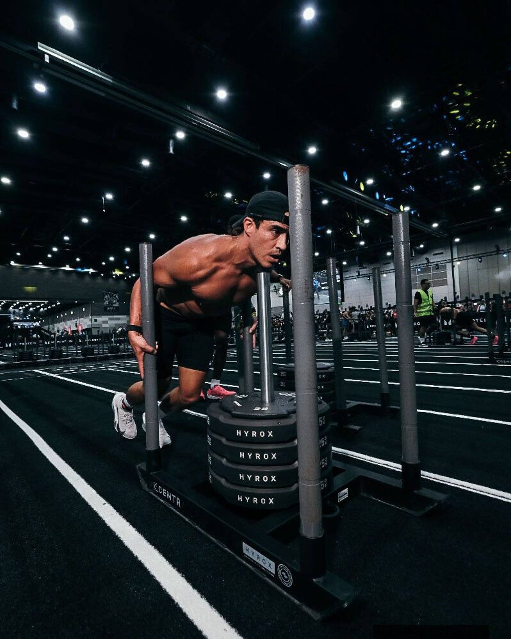 HYROX 'race-cation': Trend du lịch kết hợp thi đấu thể chất đang khiến giới fitness châu Á mê mẩn - Ảnh 3.