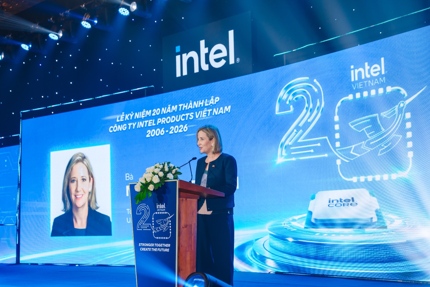 Gallery - 20 năm Intel tại Việt Nam: Từ vài trăm nhân sự đến cơ sở lắp ráp chip lớn nhất trong mạng lưới toàn cầu của Intel - image 9