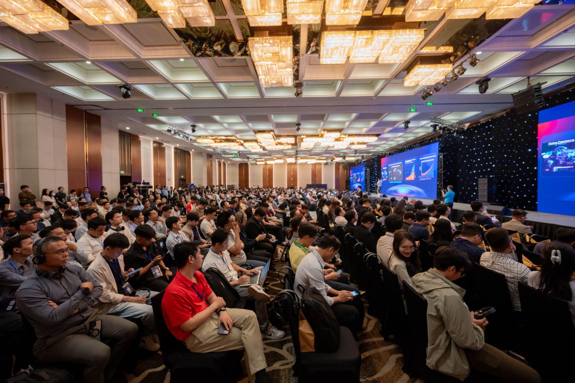 Thành phố Hồ Chí Minh nổi lên như cực tăng trưởng mới của Data Center, Cloud và AI - Ảnh 1. Thành phố Hồ Chí Minh nổi lên như cực tăng trưởng mới của Data Center, Cloud và AI - Ảnh 1.