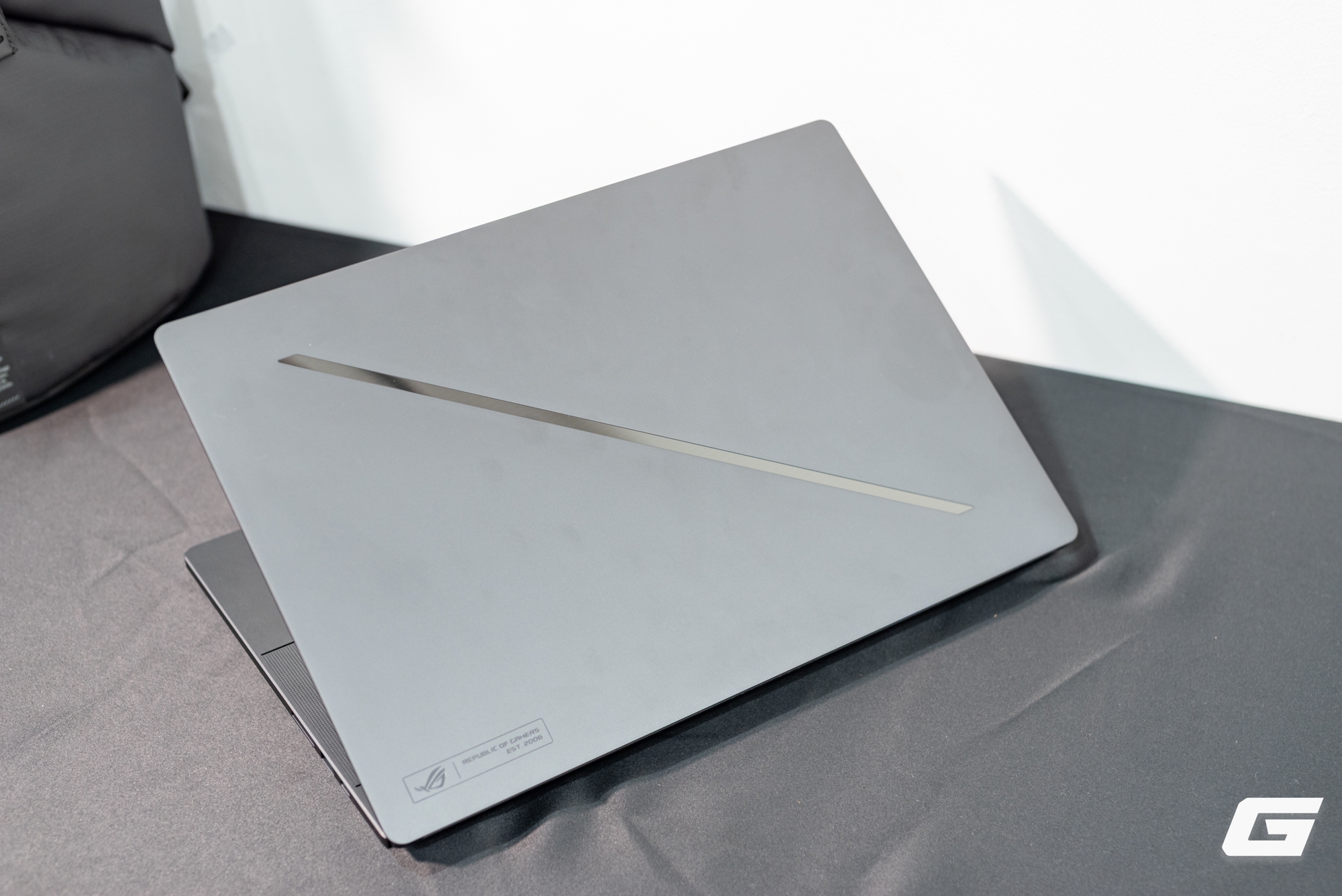  Laptop gaming màn hình kép thì có gì đặc biệt - Ảnh 11.