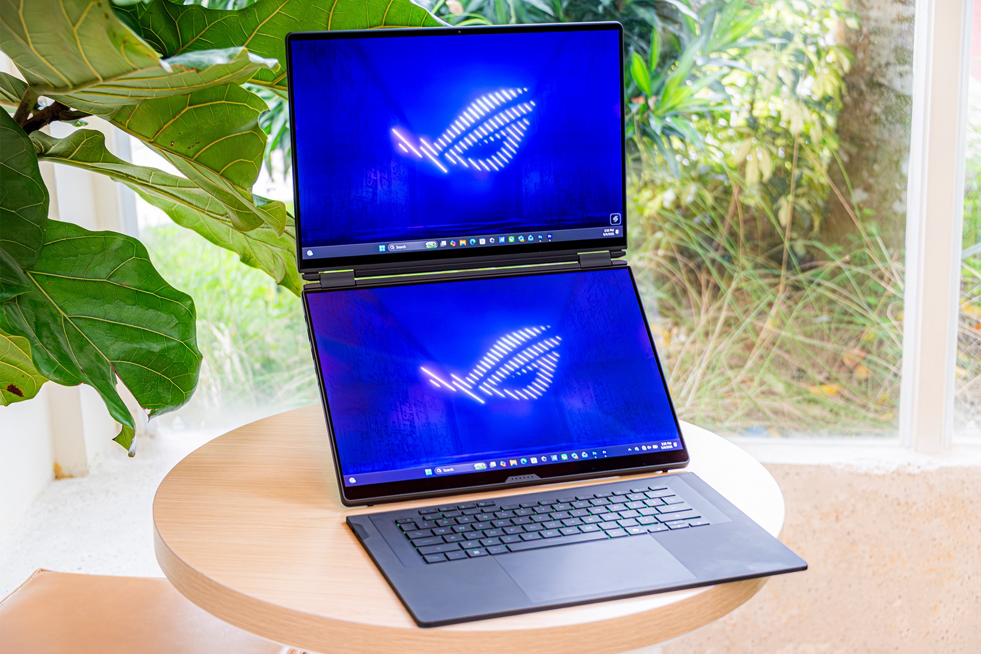 ASUS mang laptop gaming 2 màn hình 16 inch đầu tiên thế giới về Việt Nam, giá gần 200 triệu đồng- Ảnh 1.