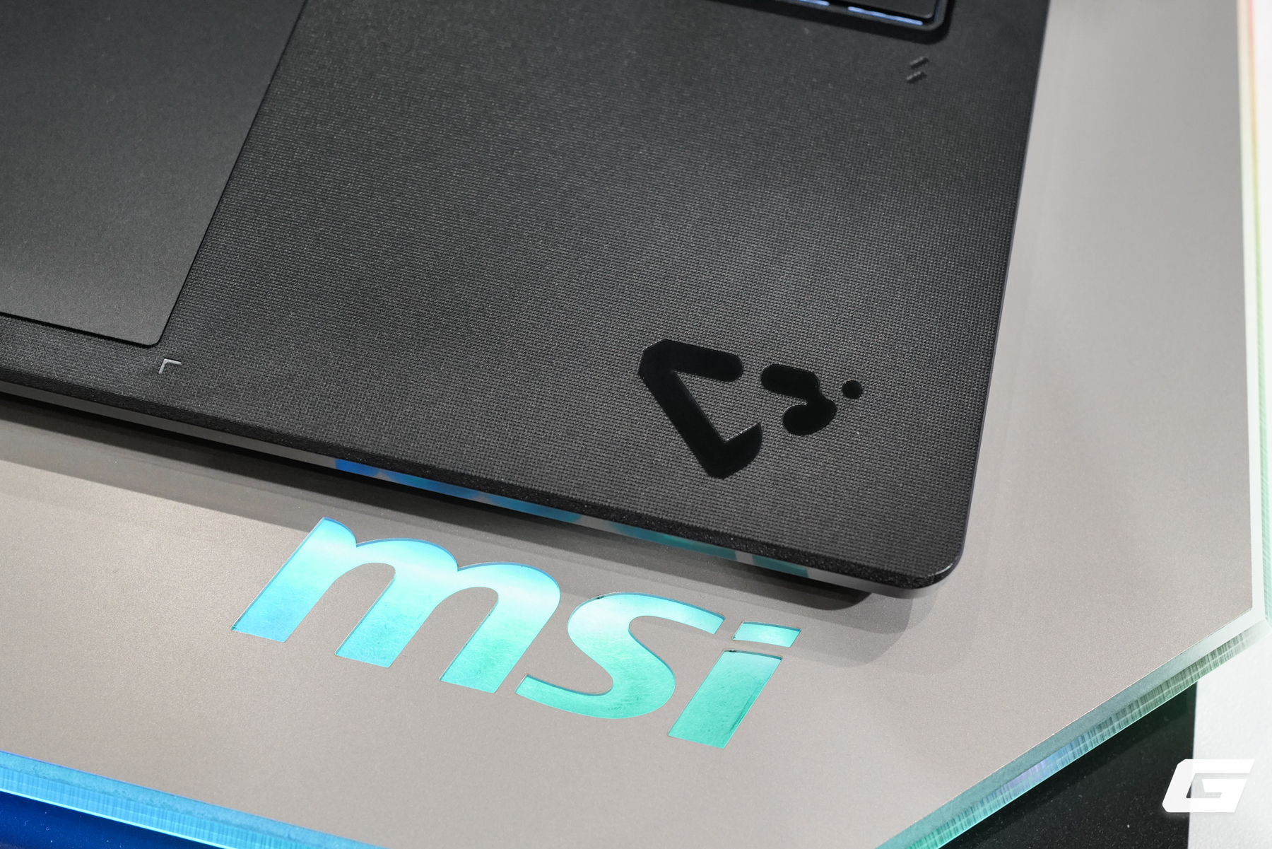 Gallery - Đây là những mẫu laptop MSI đáng chú ý nhất tại Computex 2026: từ Titan 18 HX “Thiên Long” đến Toy Story và Claw 8 EX AI+ - image 16