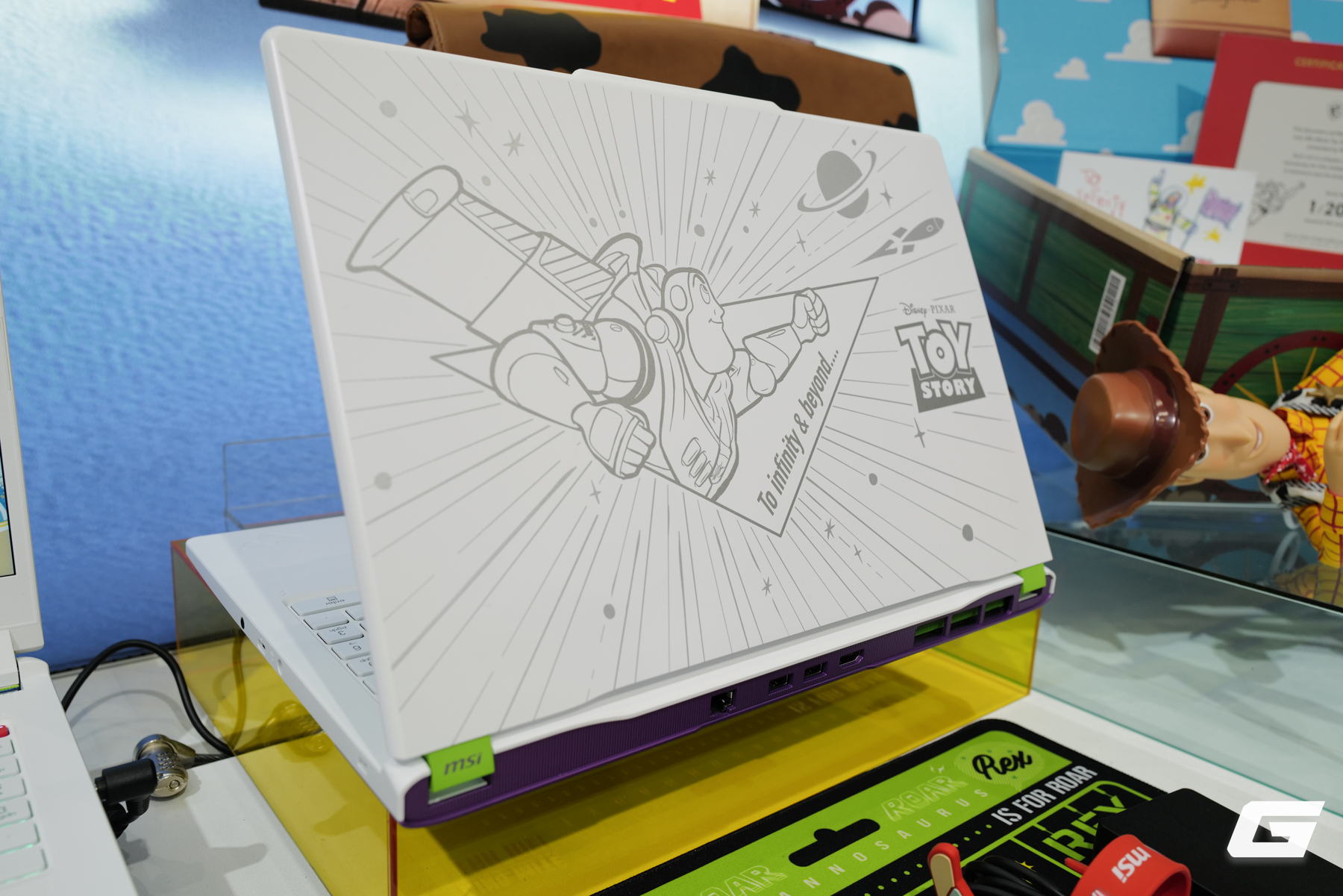 Gallery - Đây là những mẫu laptop MSI đáng chú ý nhất tại Computex 2026: từ Titan 18 HX “Thiên Long” đến Toy Story và Claw 8 EX AI+ - image 22